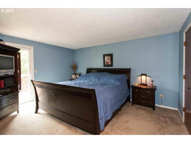 Bedroom, Primary