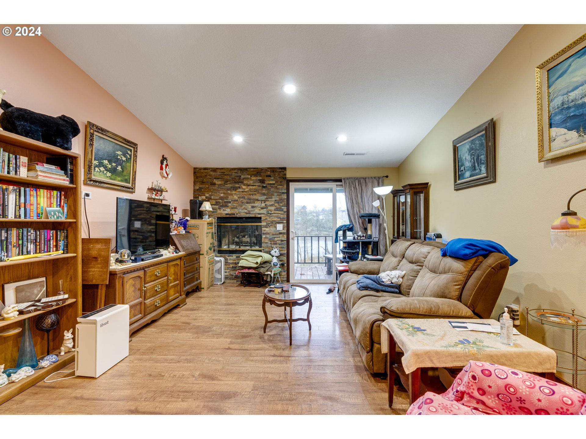 Photo #5: 123448396 Listing: Photo #5