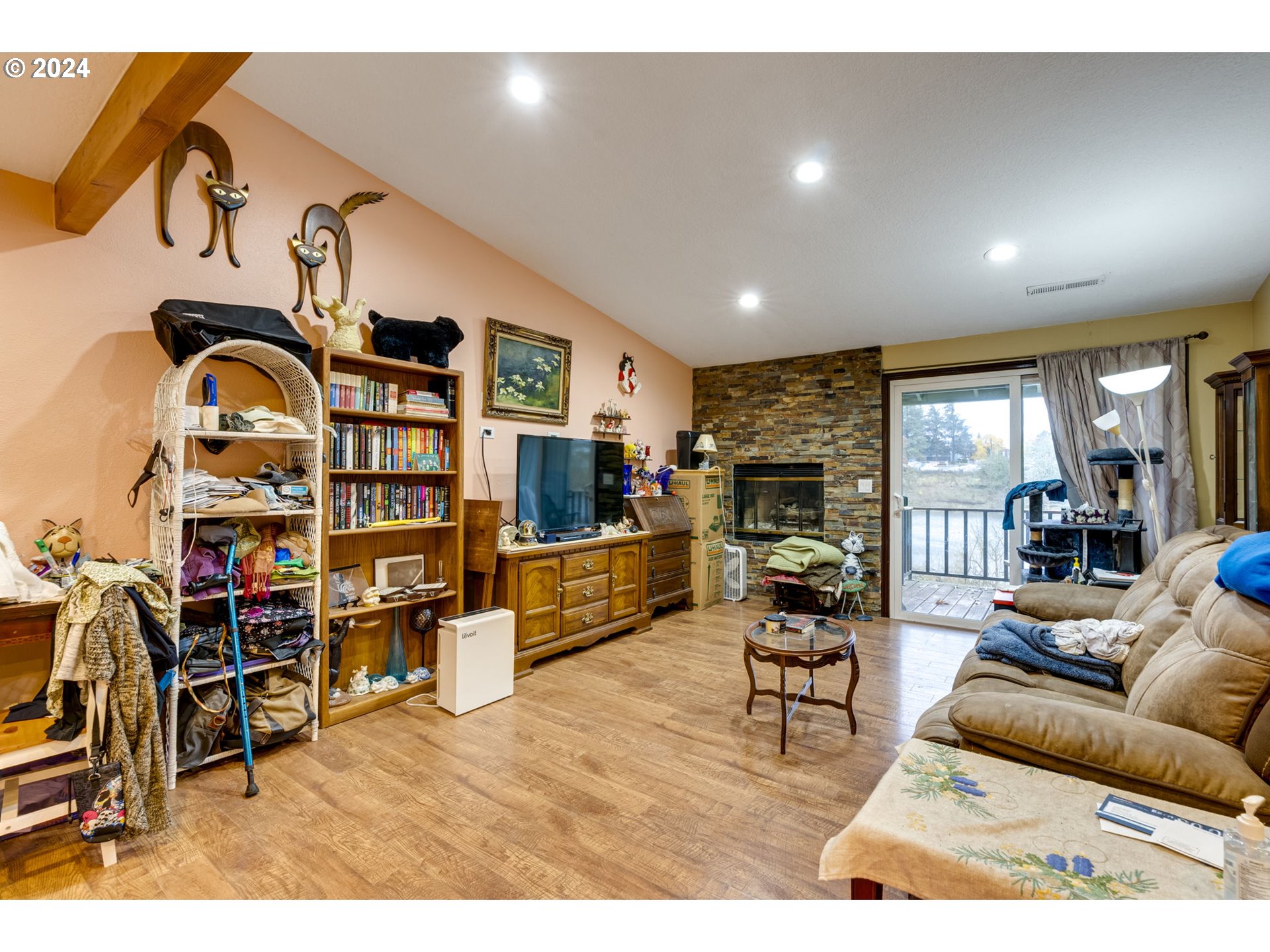 Photo #6: 123448396 Listing: Photo #6