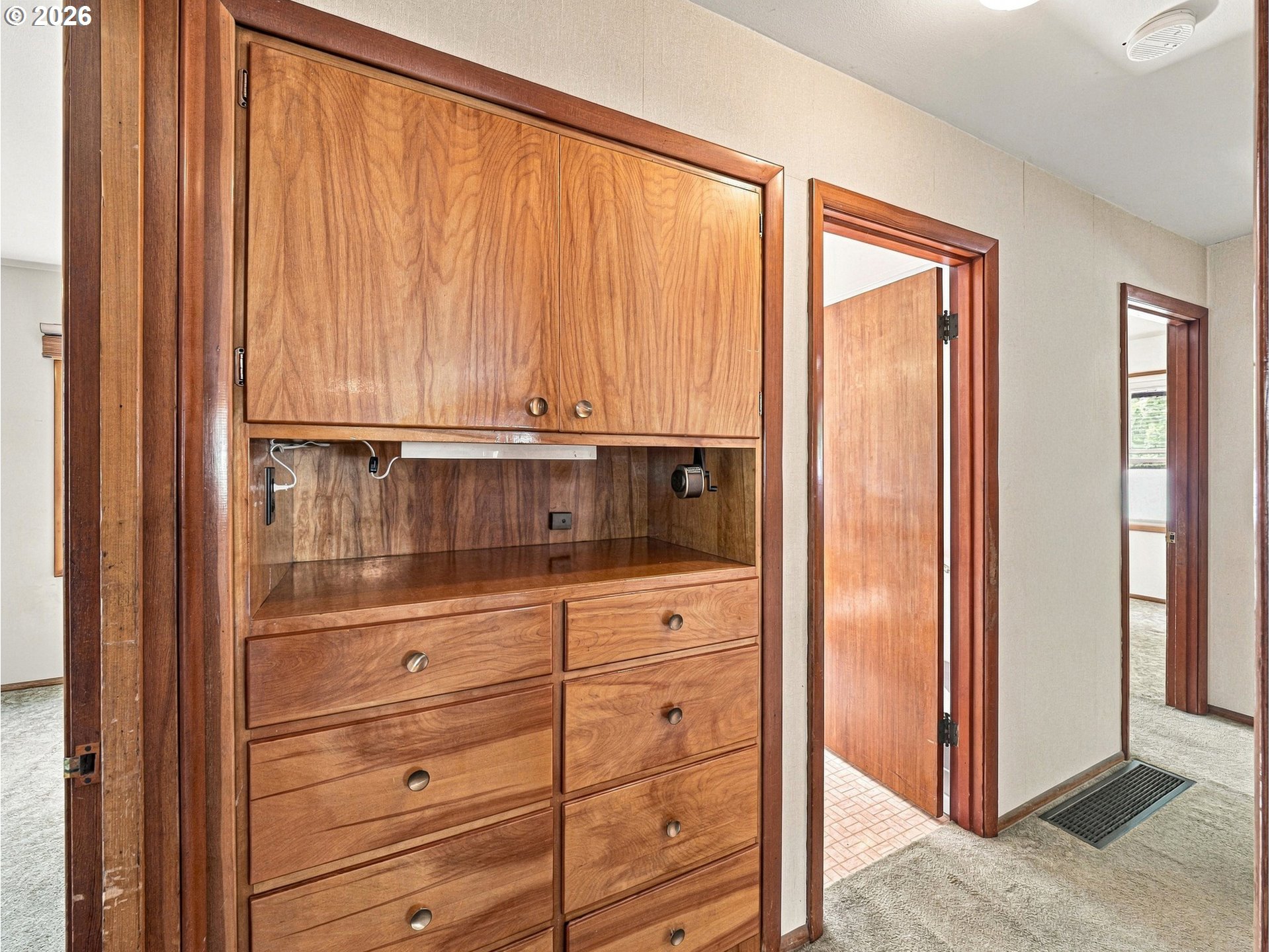 Property photo 11 of 42