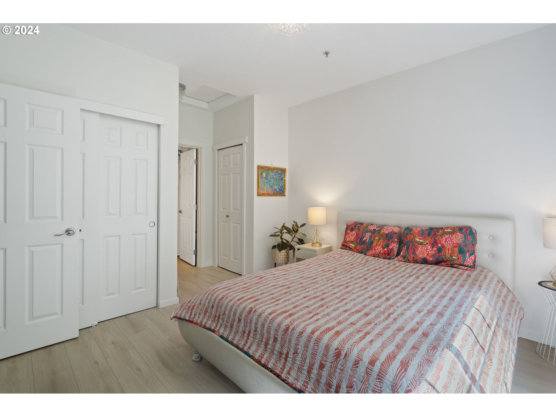 Photo #8: 124626982 Listing: Photo #8