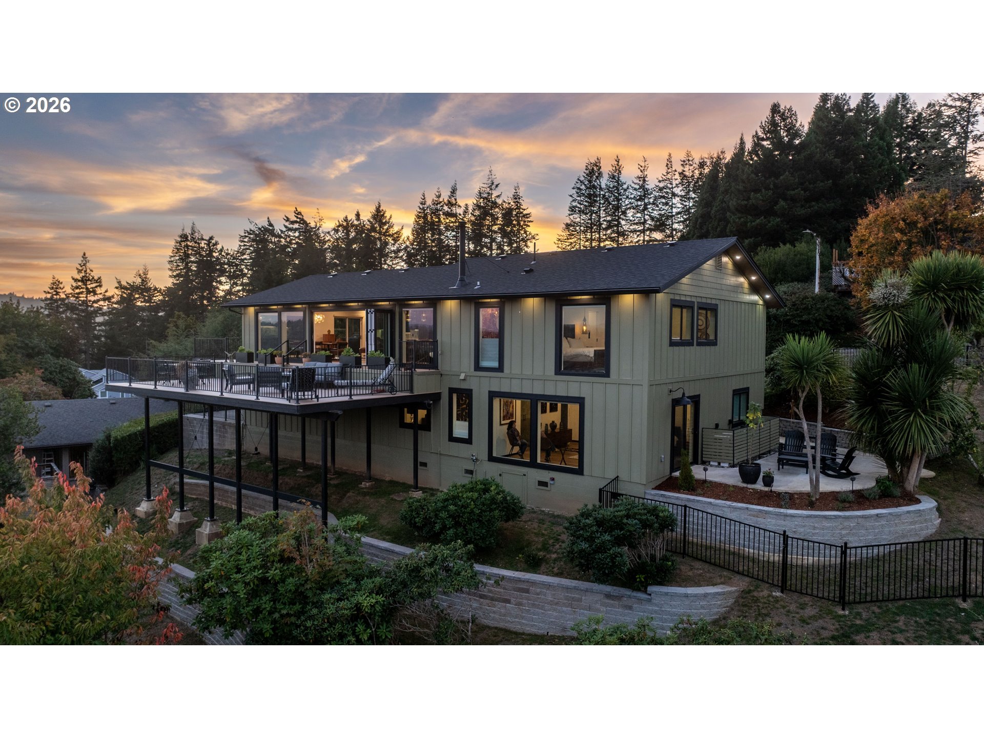 744 TELEGRAPH DR, Coos Bay, OR 97420