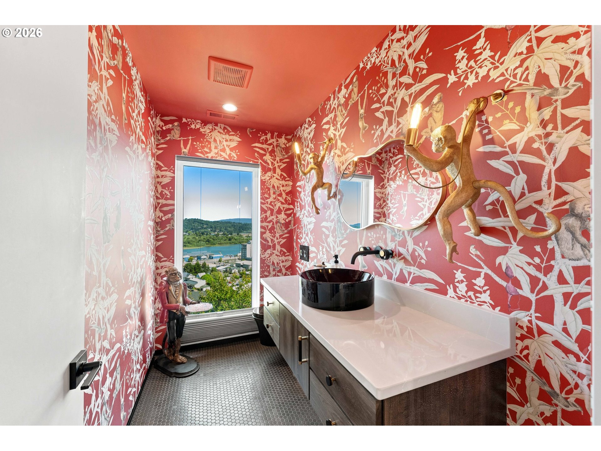 744 TELEGRAPH DR, Coos Bay, OR 97420