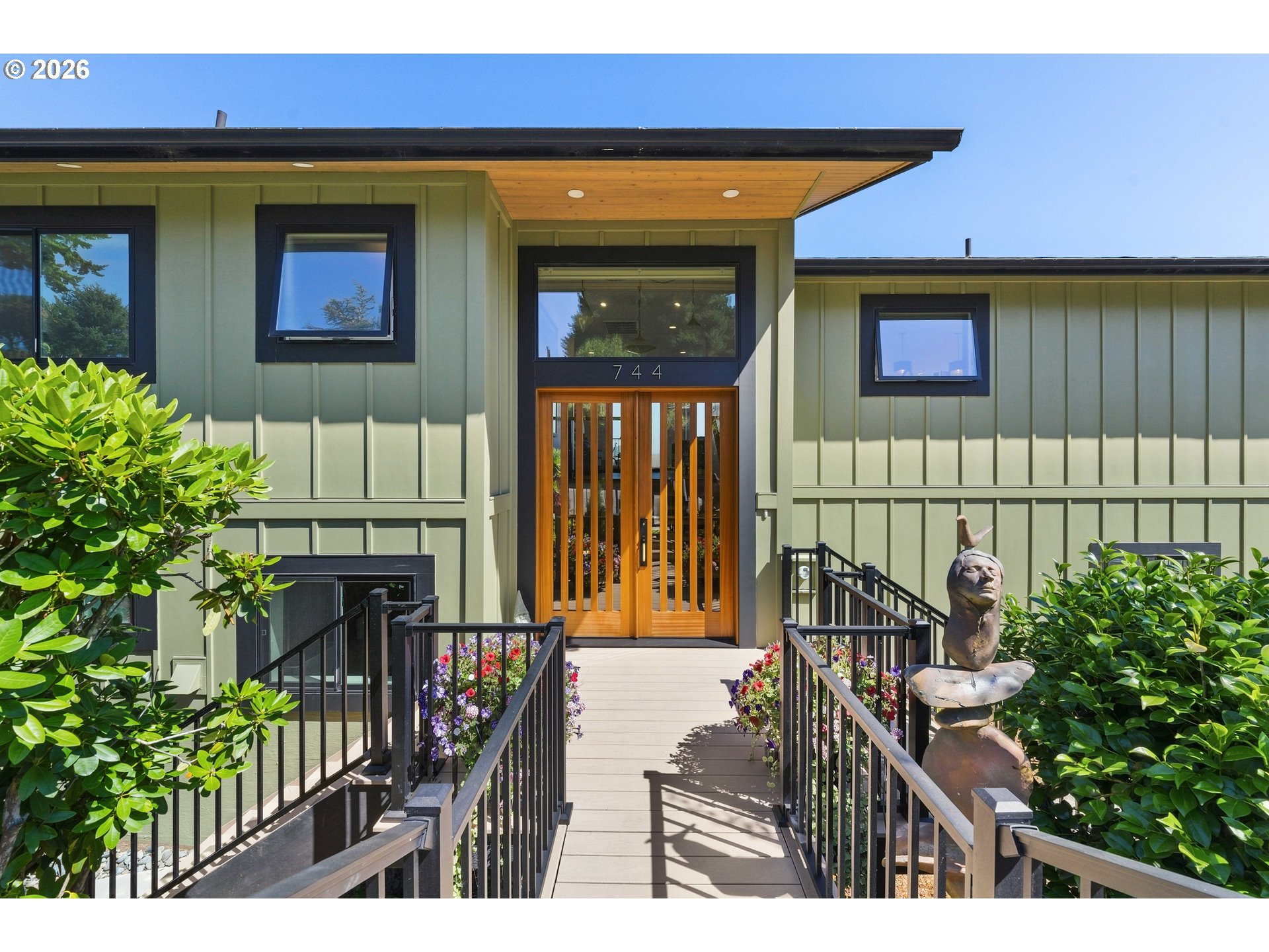 744 TELEGRAPH DR, Coos Bay, OR 97420