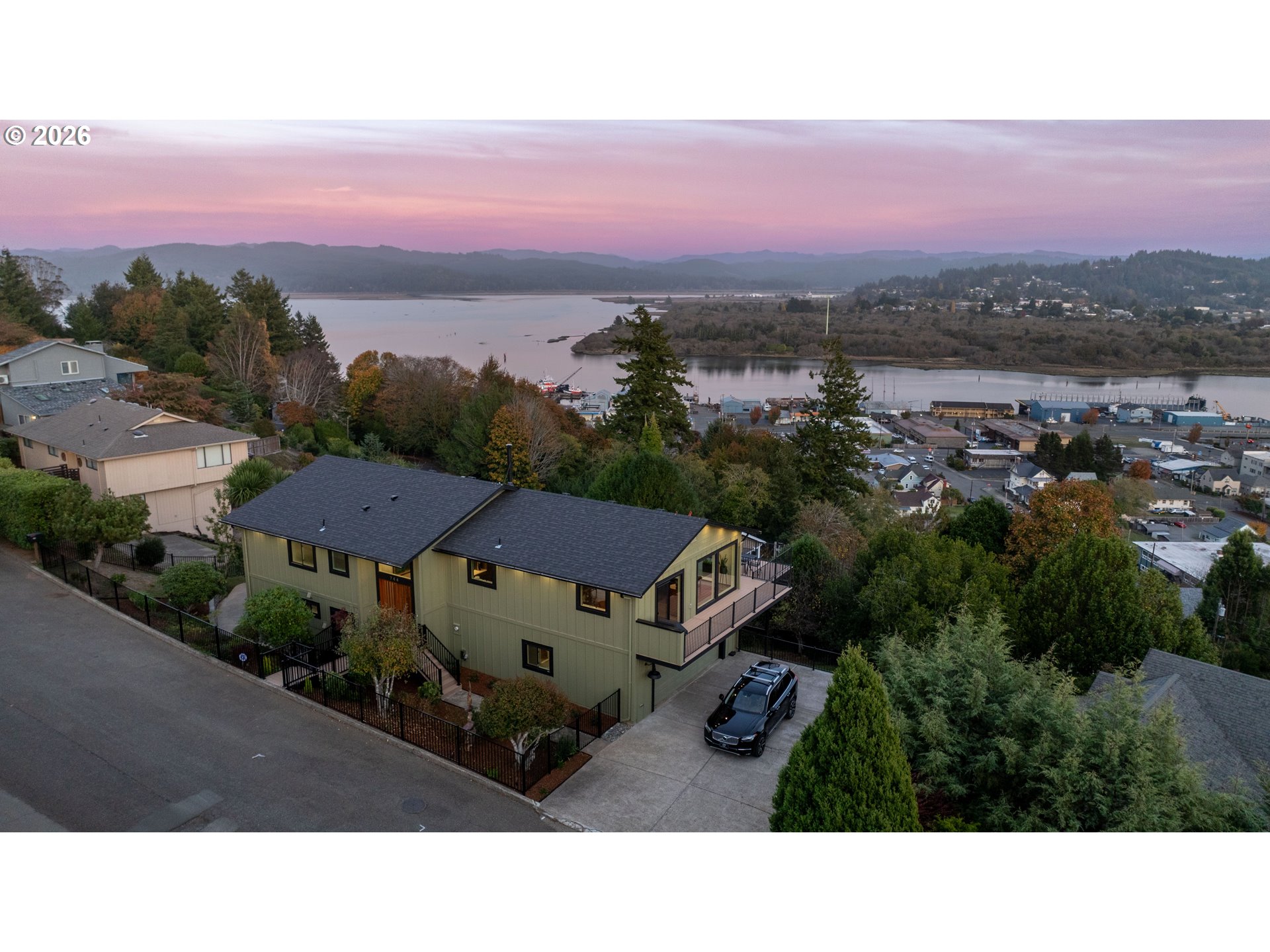 744 TELEGRAPH DR, Coos Bay, OR 97420