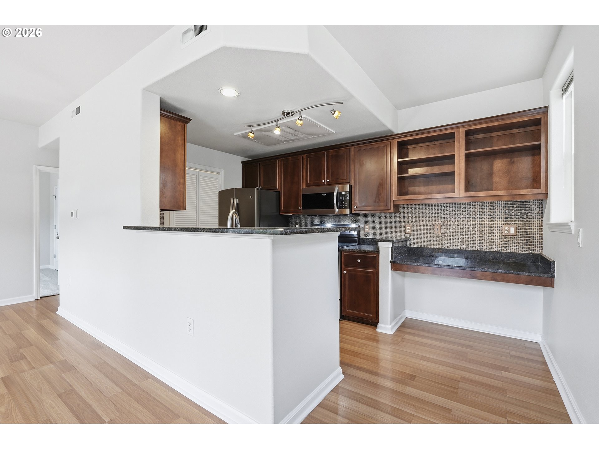 Photo #10: 127255706 Listing: Photo #10