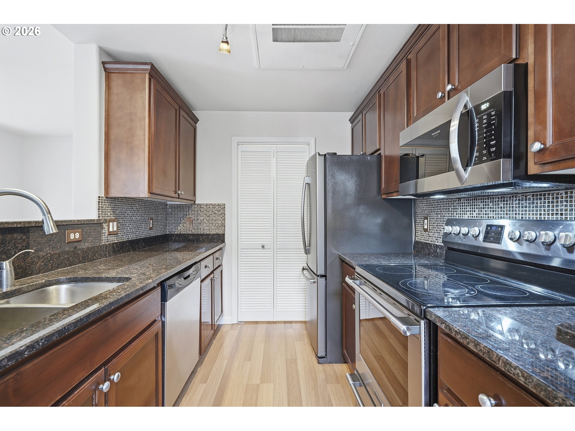 Photo #12: 127255706 Listing: Photo #12