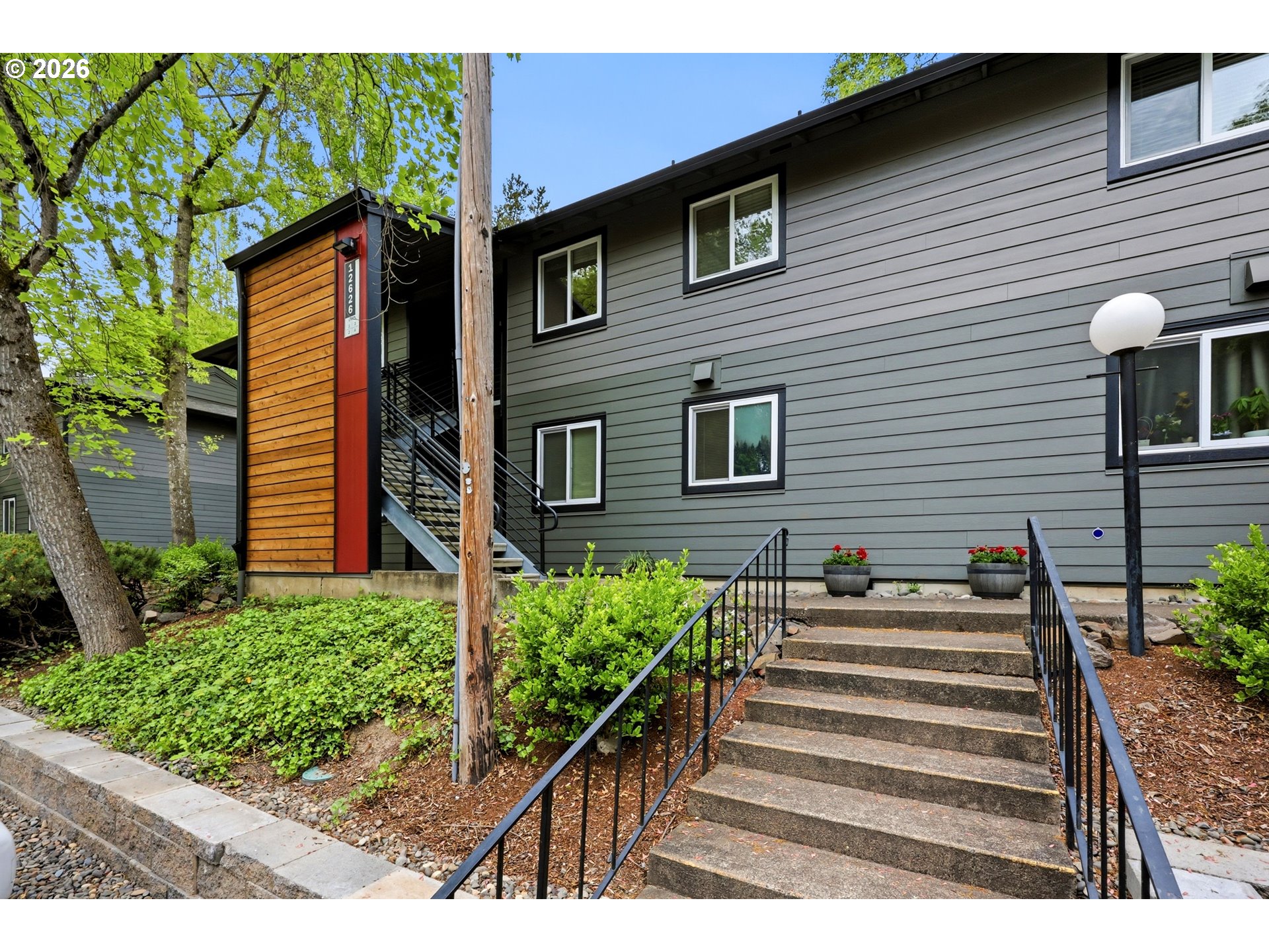 Photo #2: 127269440 Listing: Photo #2