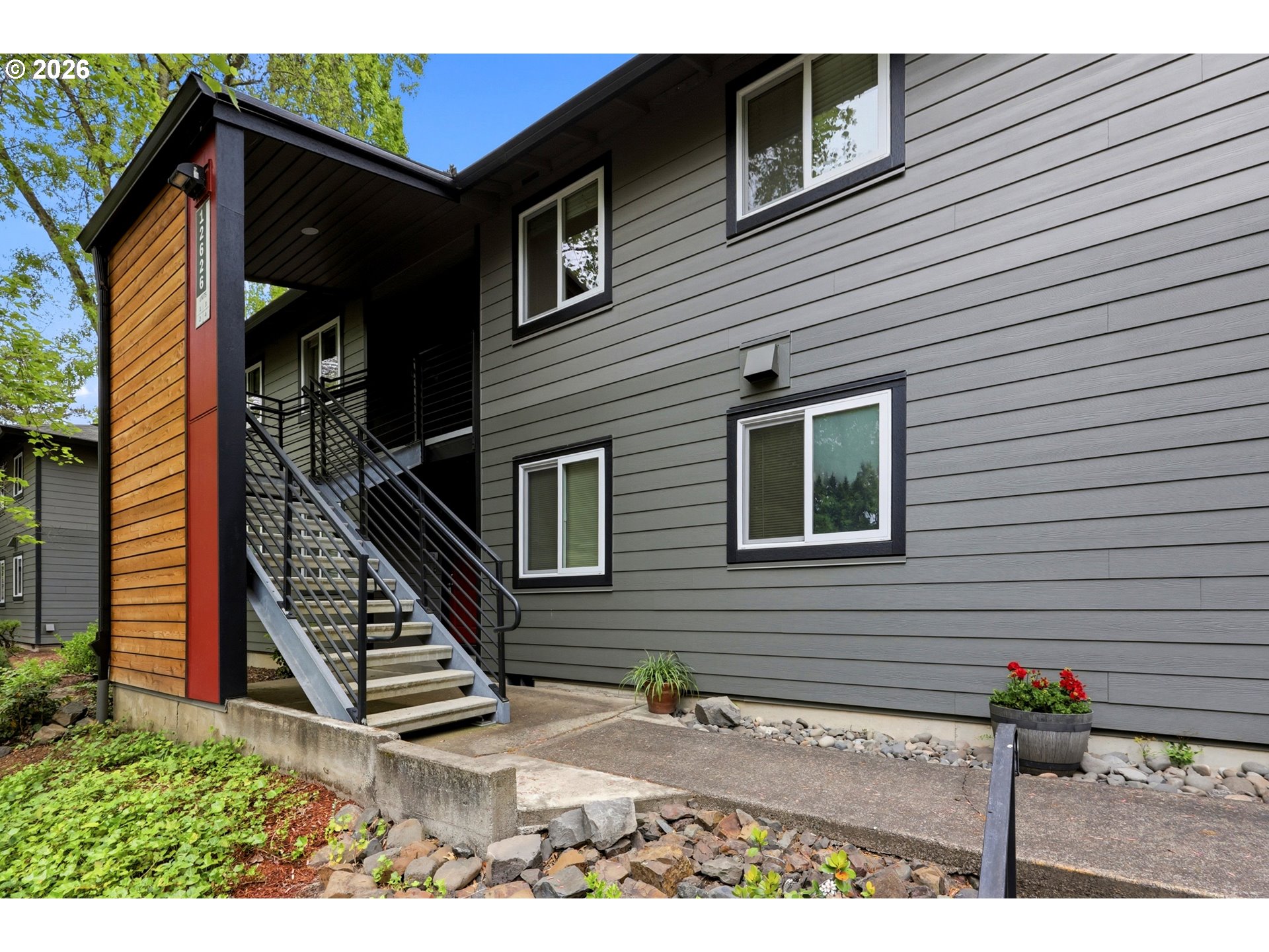 Photo #3: 127269440 Listing: Photo #3