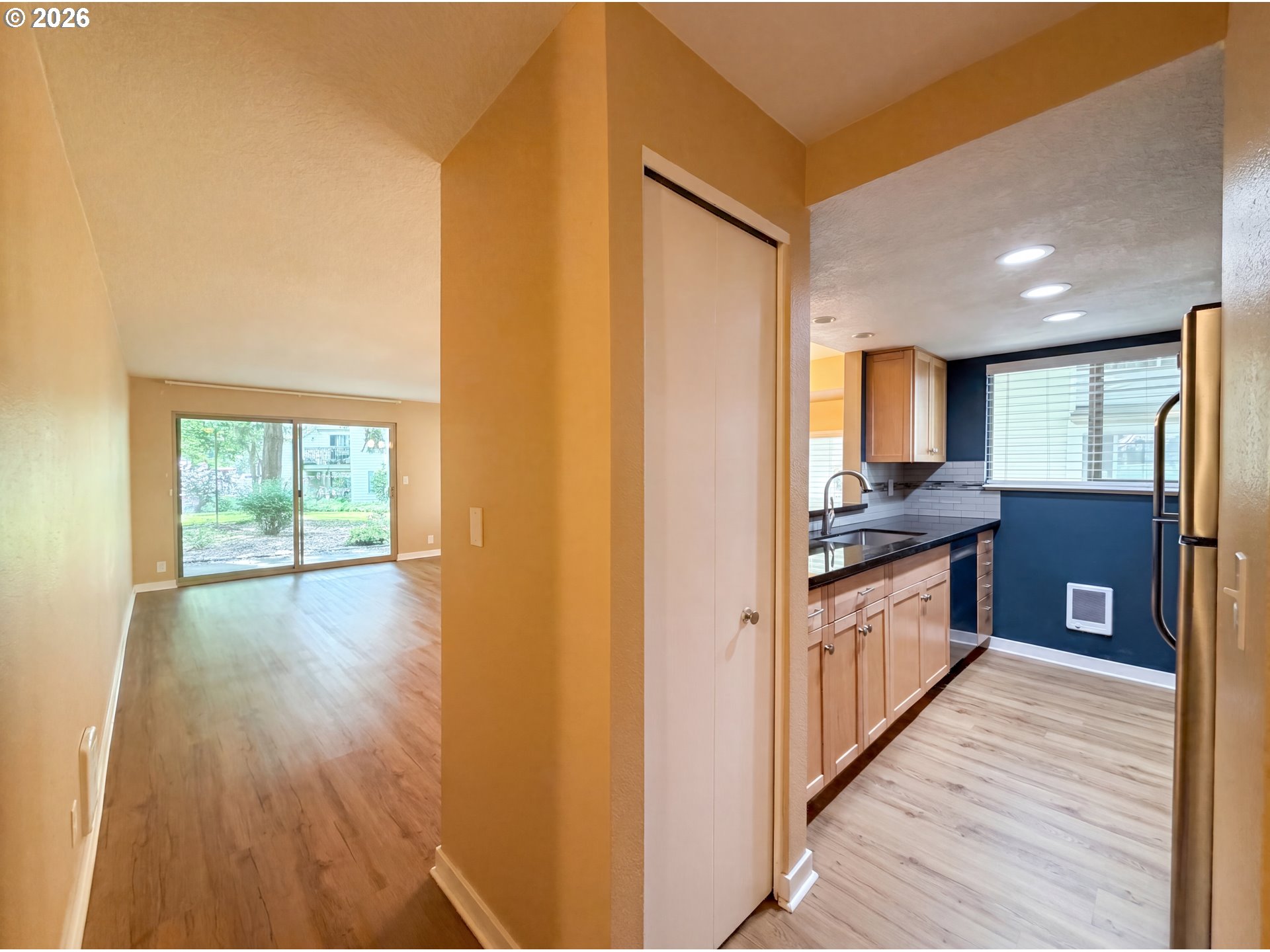 Photo #12: 127652438 Listing: Photo #12