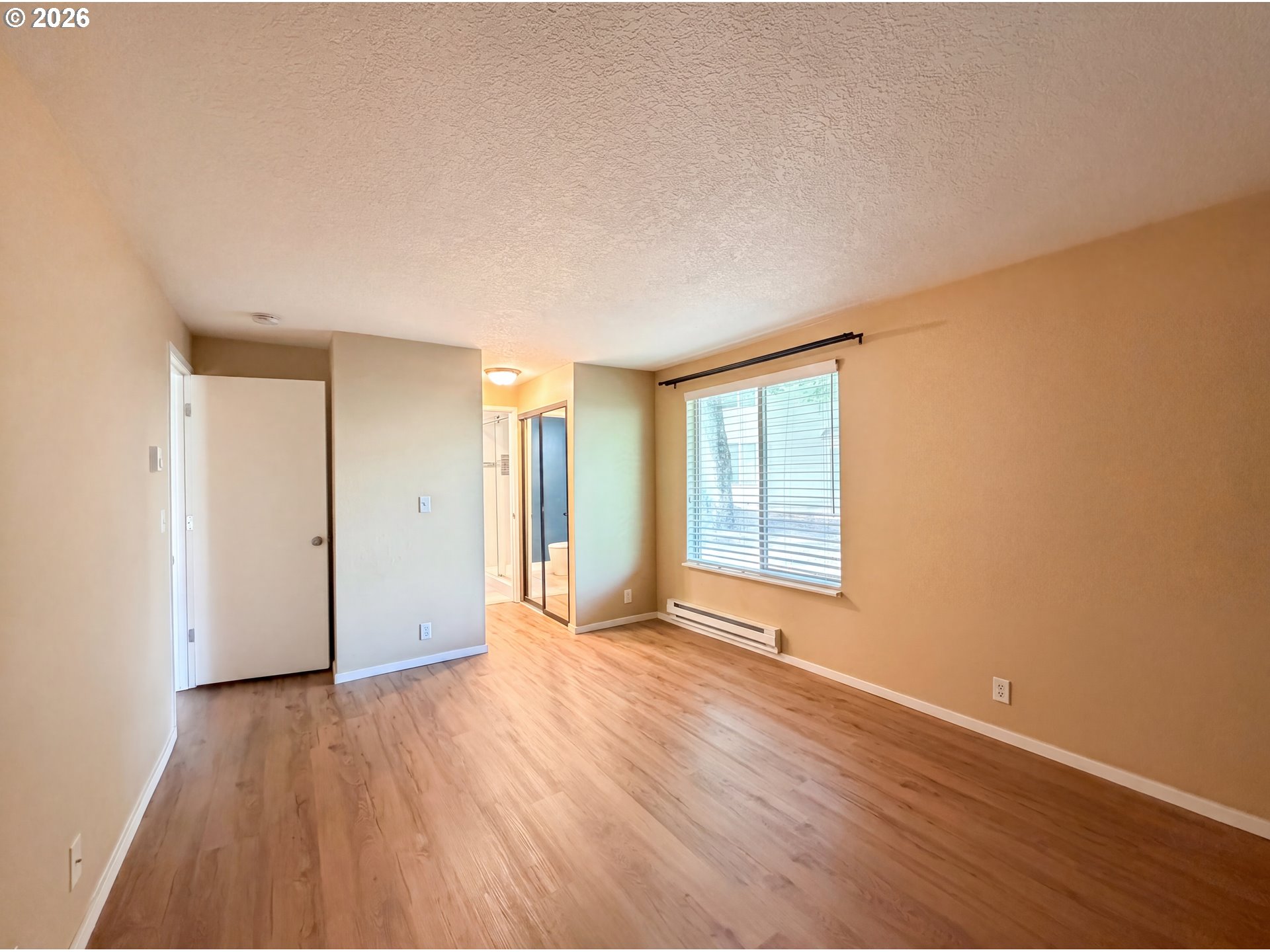 Photo #6: 127652438 Listing: Photo #6