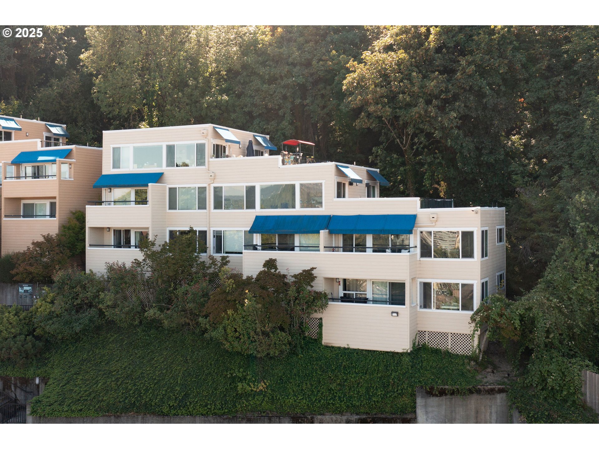 Photo #3: 127712759 Listing 