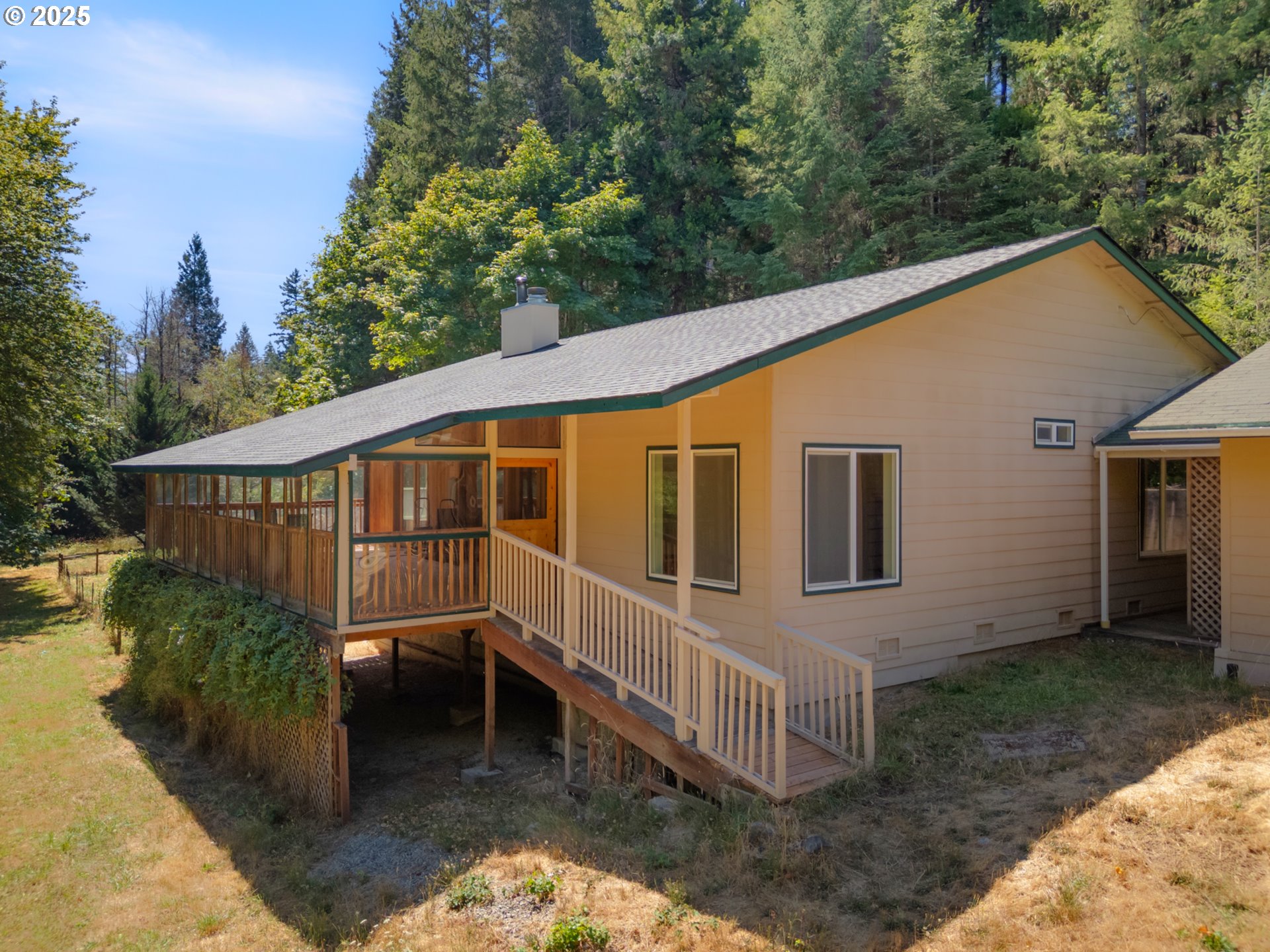 1735 Pine St, Silverton, OR, 97381