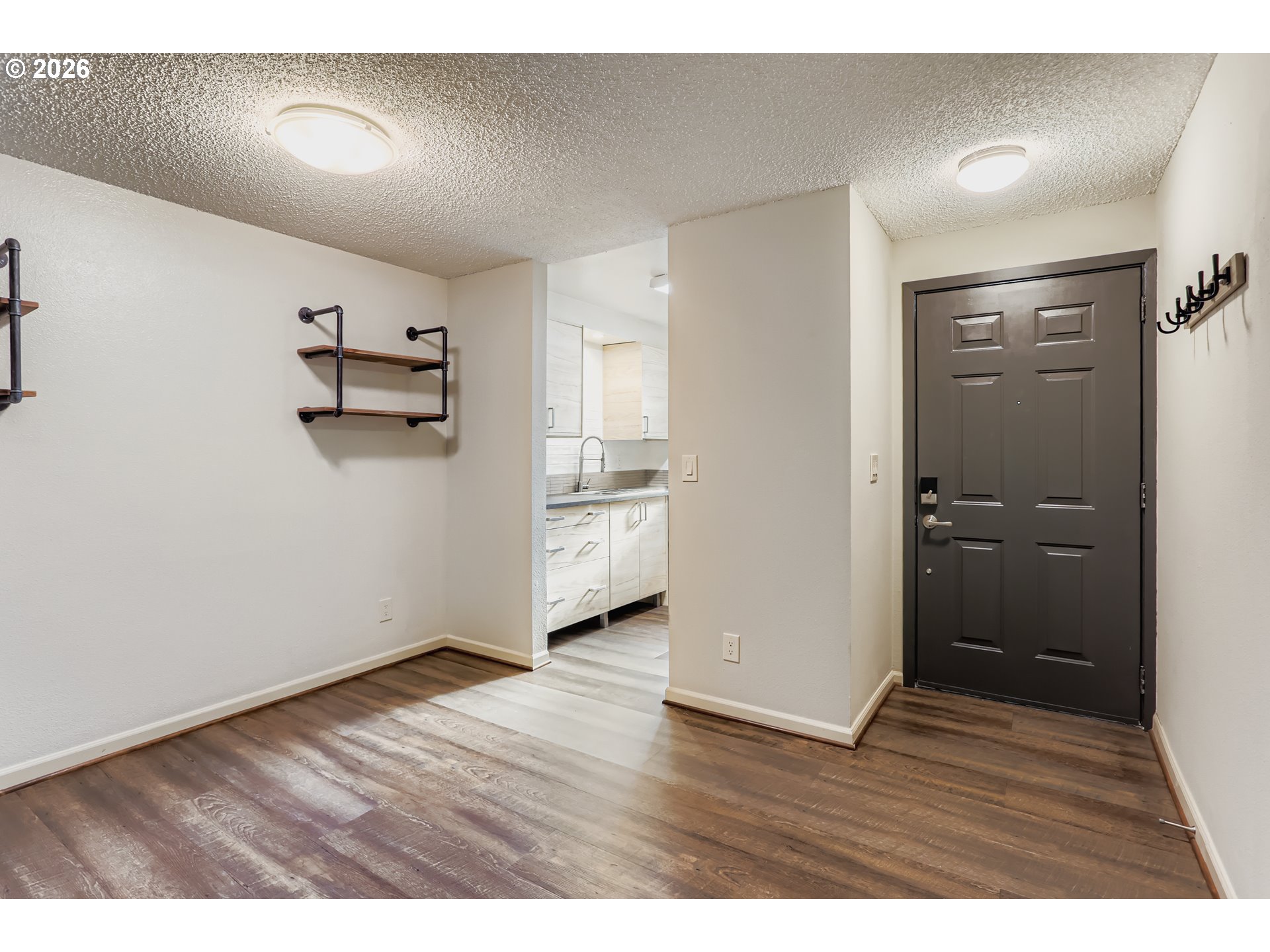Photo #8: 128090461 Listing: Photo #8