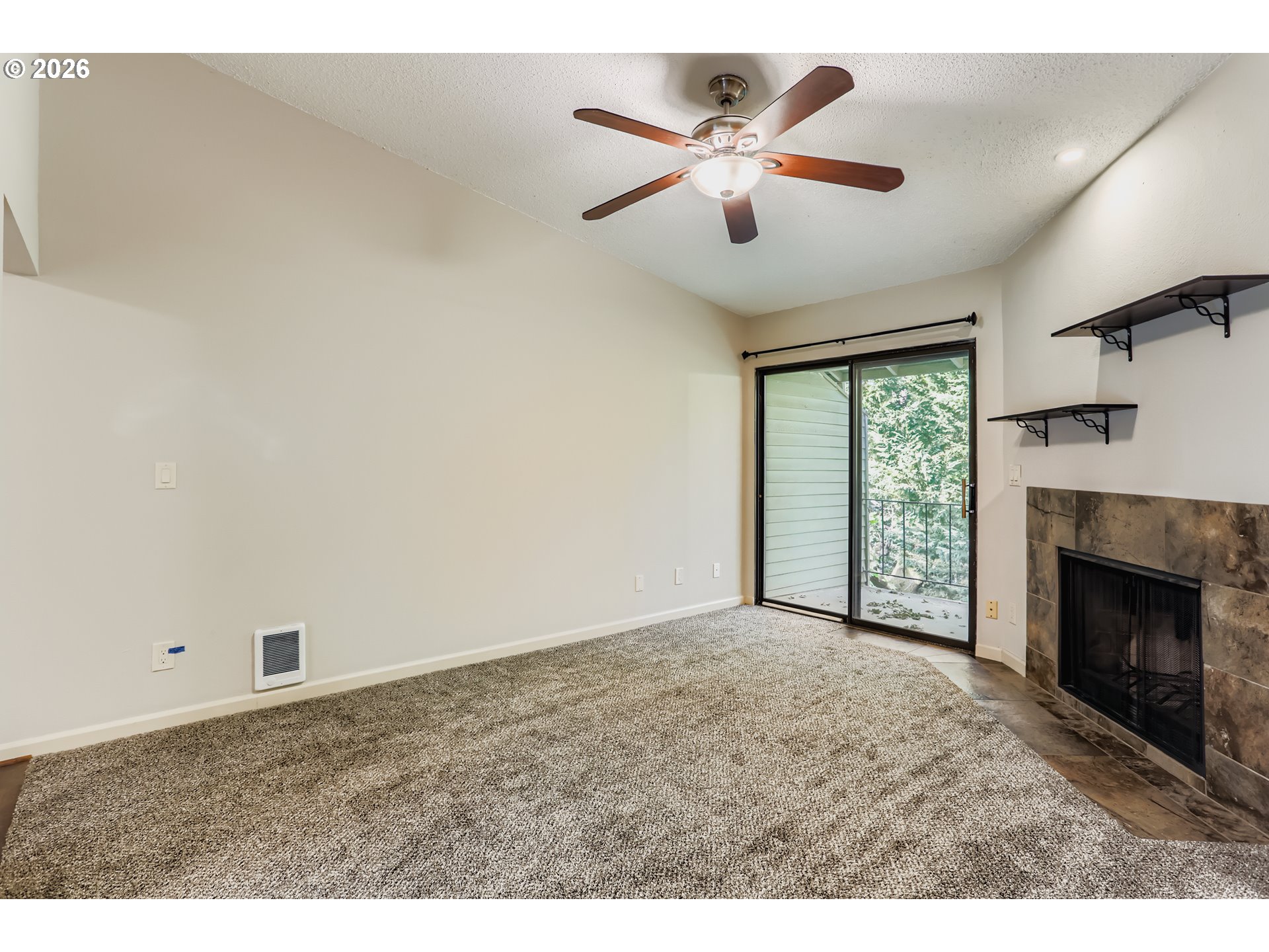Photo #14: 128090461 Listing: Photo #14