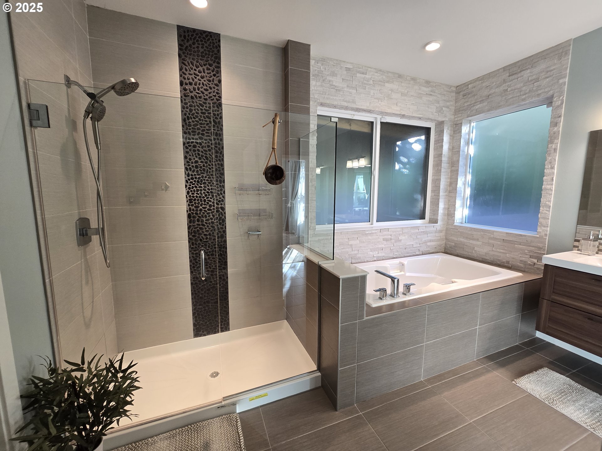 202 NW QUAIL GARDENS PL, Hillsboro, OR, 97124