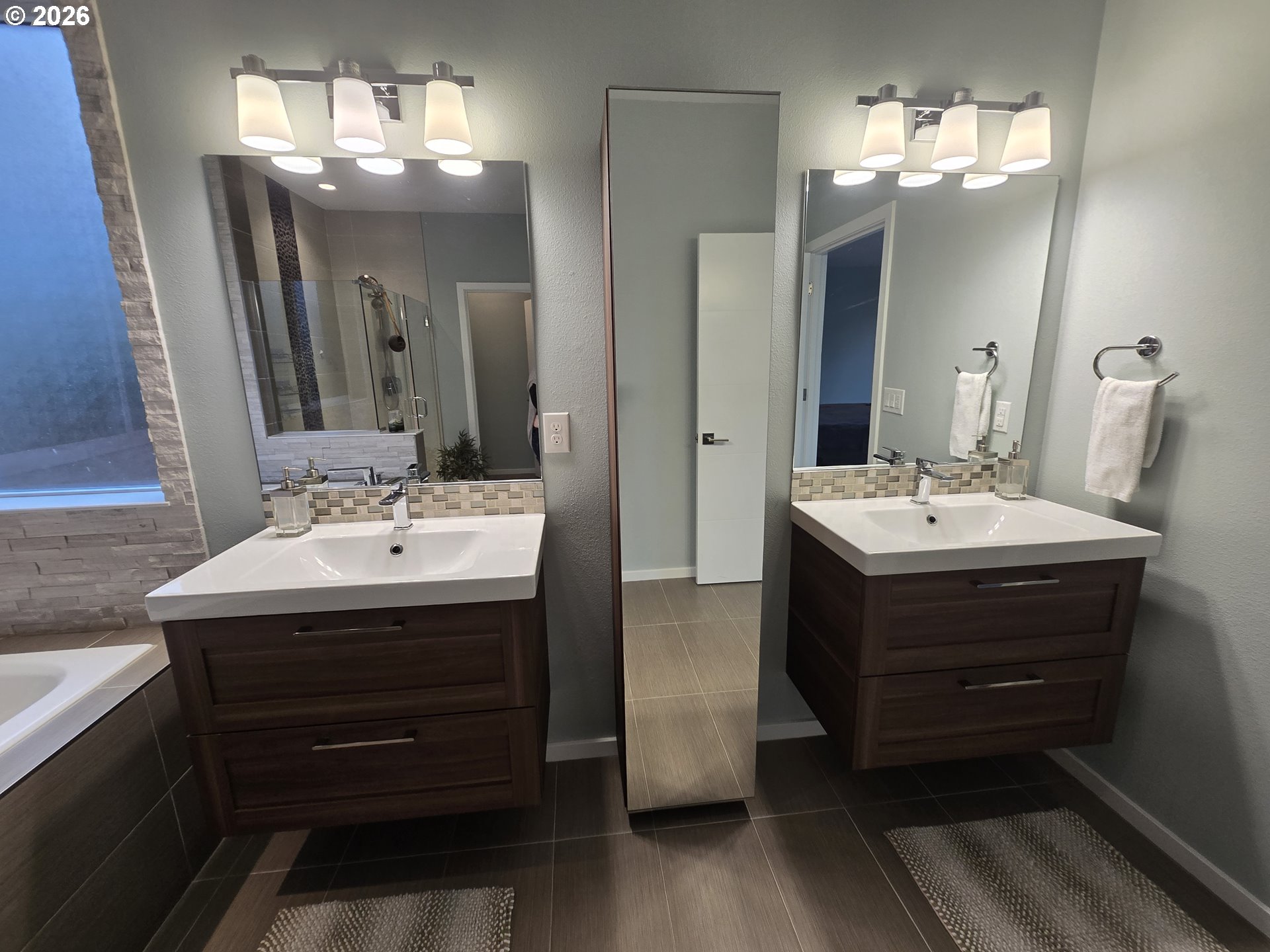 202 NW QUAIL GARDENS PL, Hillsboro, OR, 97124
