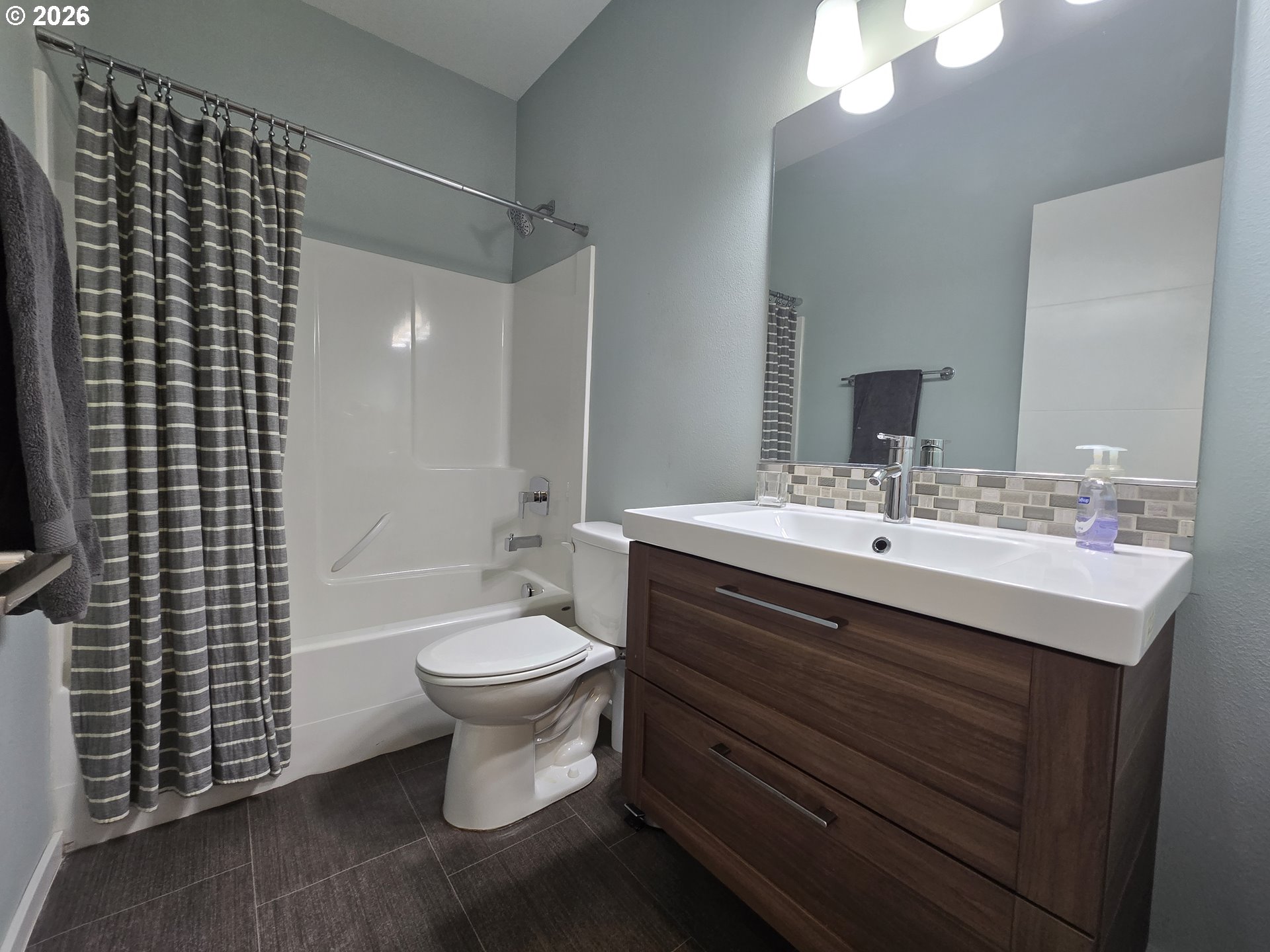 202 NW QUAIL GARDENS PL, Hillsboro, OR, 97124