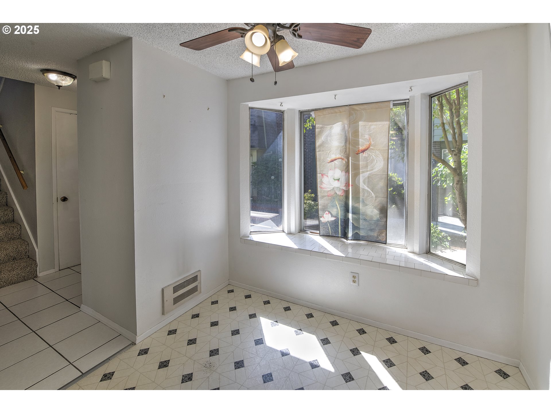 Photo #9: 129448726 Listing: Photo #9
