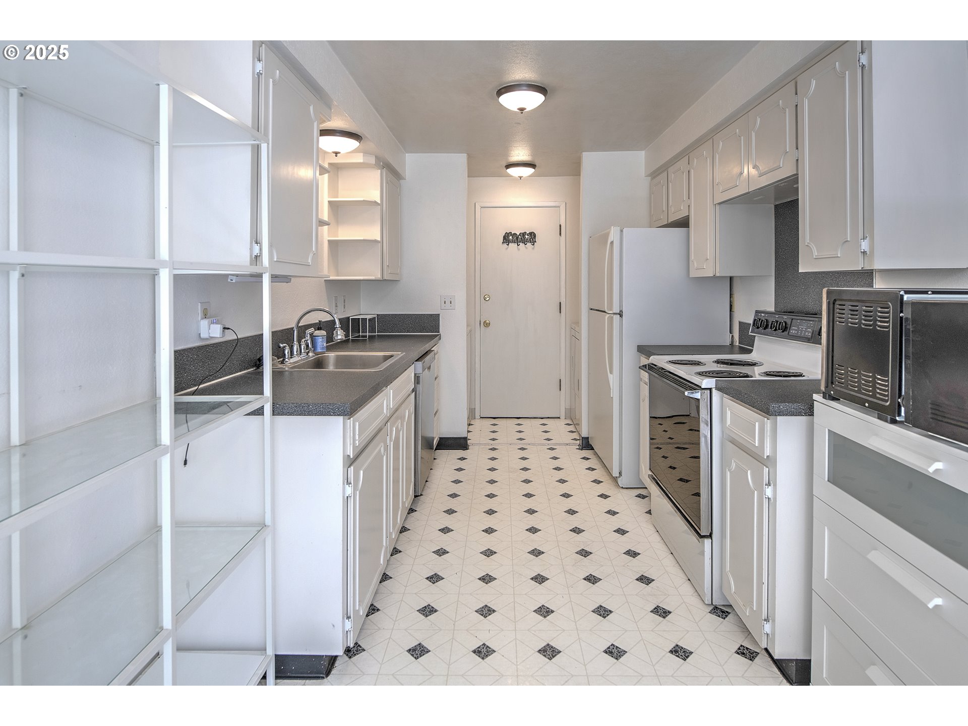 Photo #13: 129448726 Listing: Photo #13