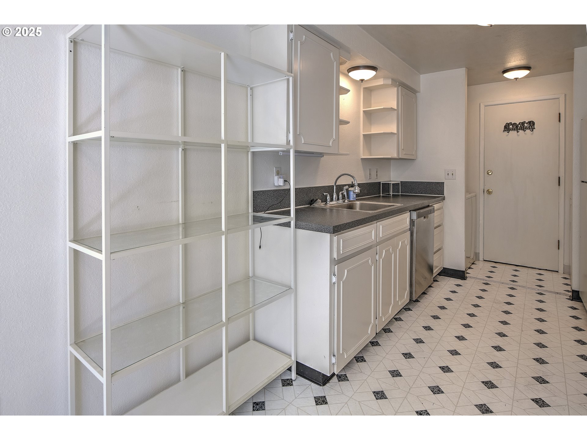 Photo #14: 129448726 Listing: Photo #14
