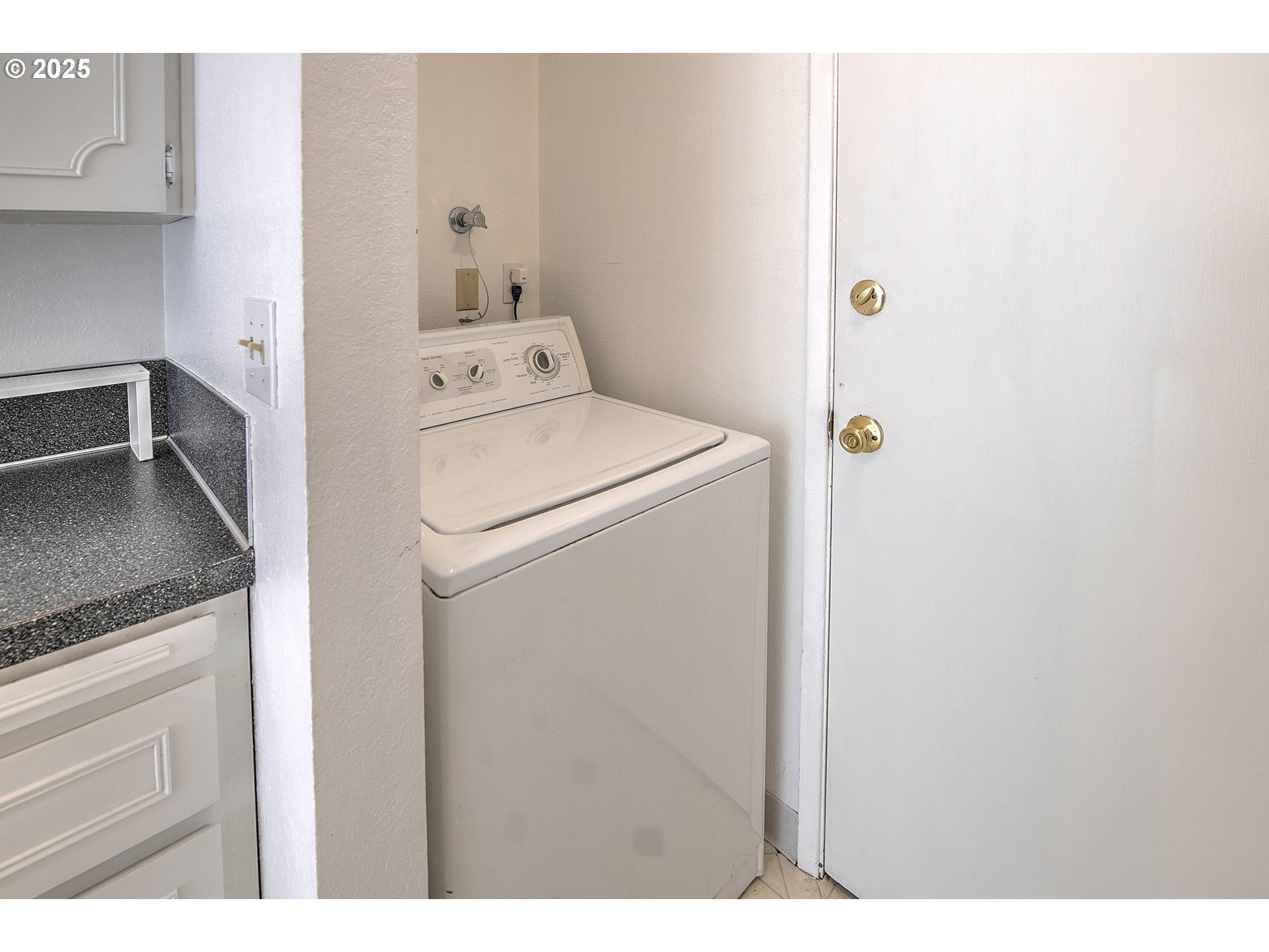 Photo #24: 129448726 Listing: Photo #24