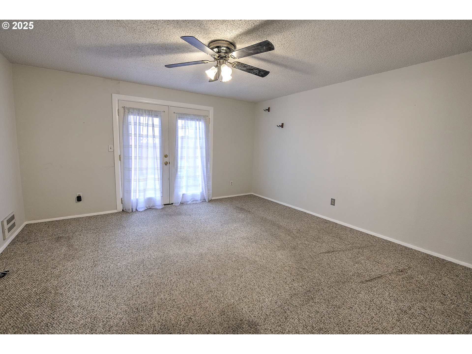 Photo #27: 129448726 Listing: Photo #27