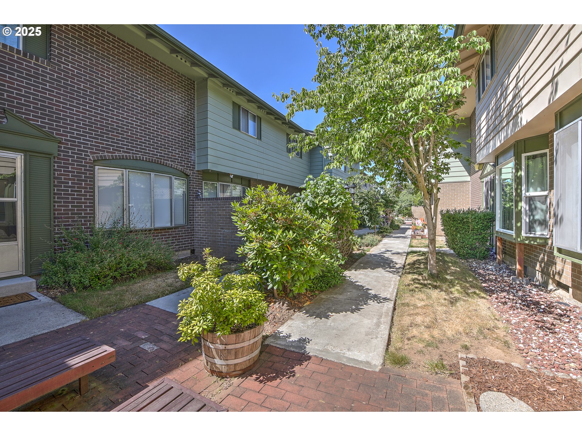 Photo #3: 129448726 Listing 