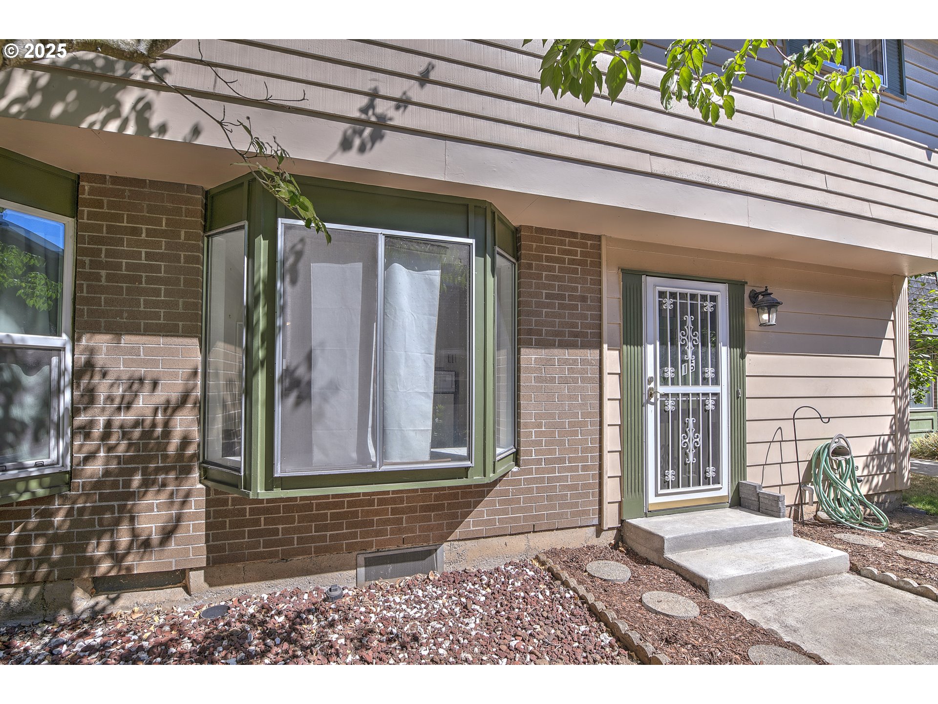 Photo #6: 129448726 Listing 