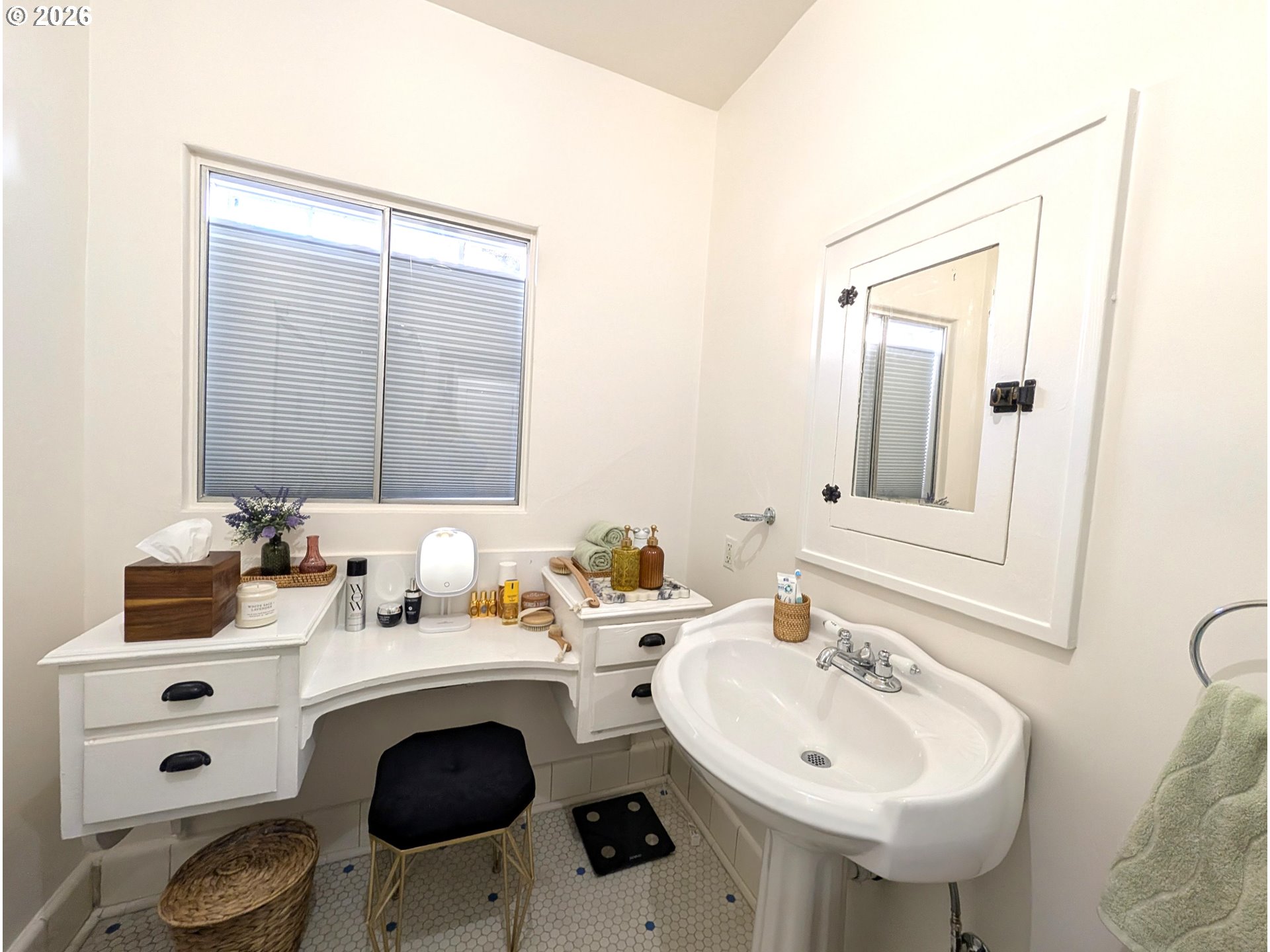 Photo #8: 129621291 Listing: Photo #8