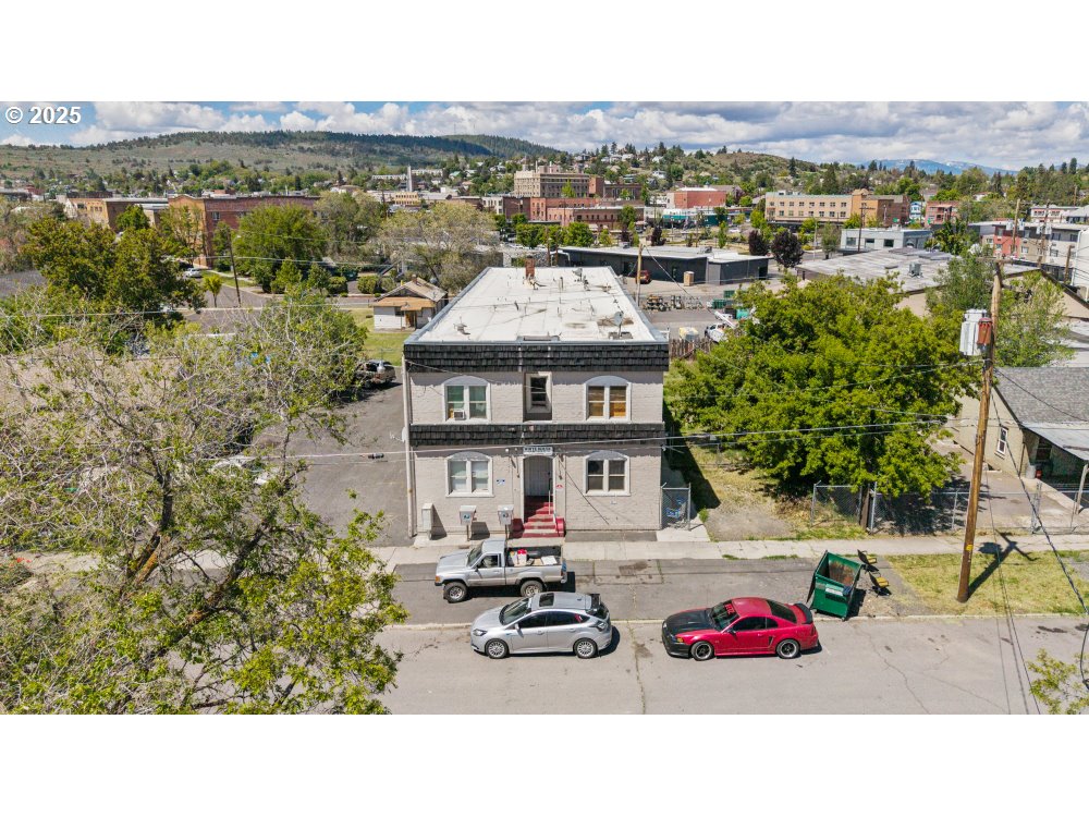 224 S BROAD ST, Klamath Falls, OR, 97601