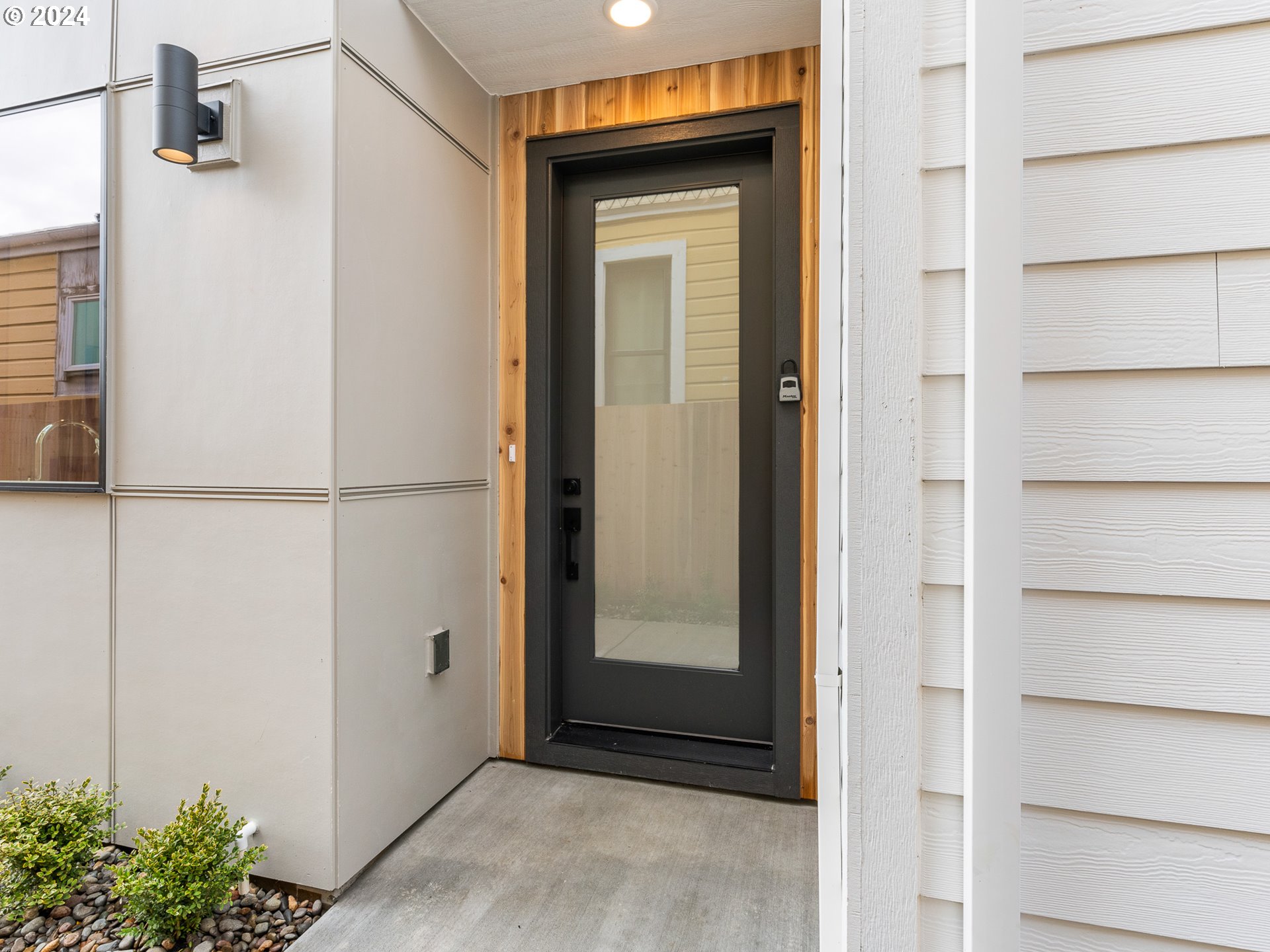 Photo #4: 130989793 Listing 