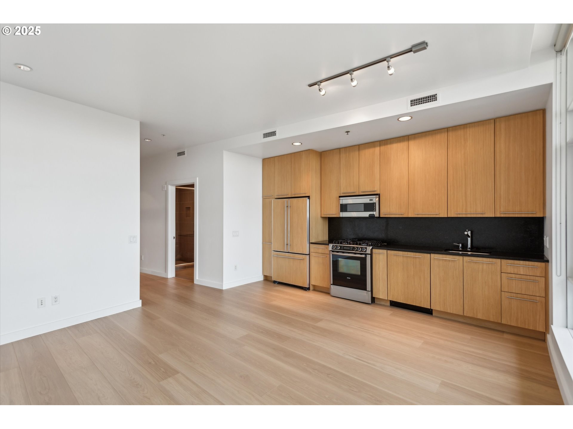 Photo #10: 131465258 Listing: Photo #10