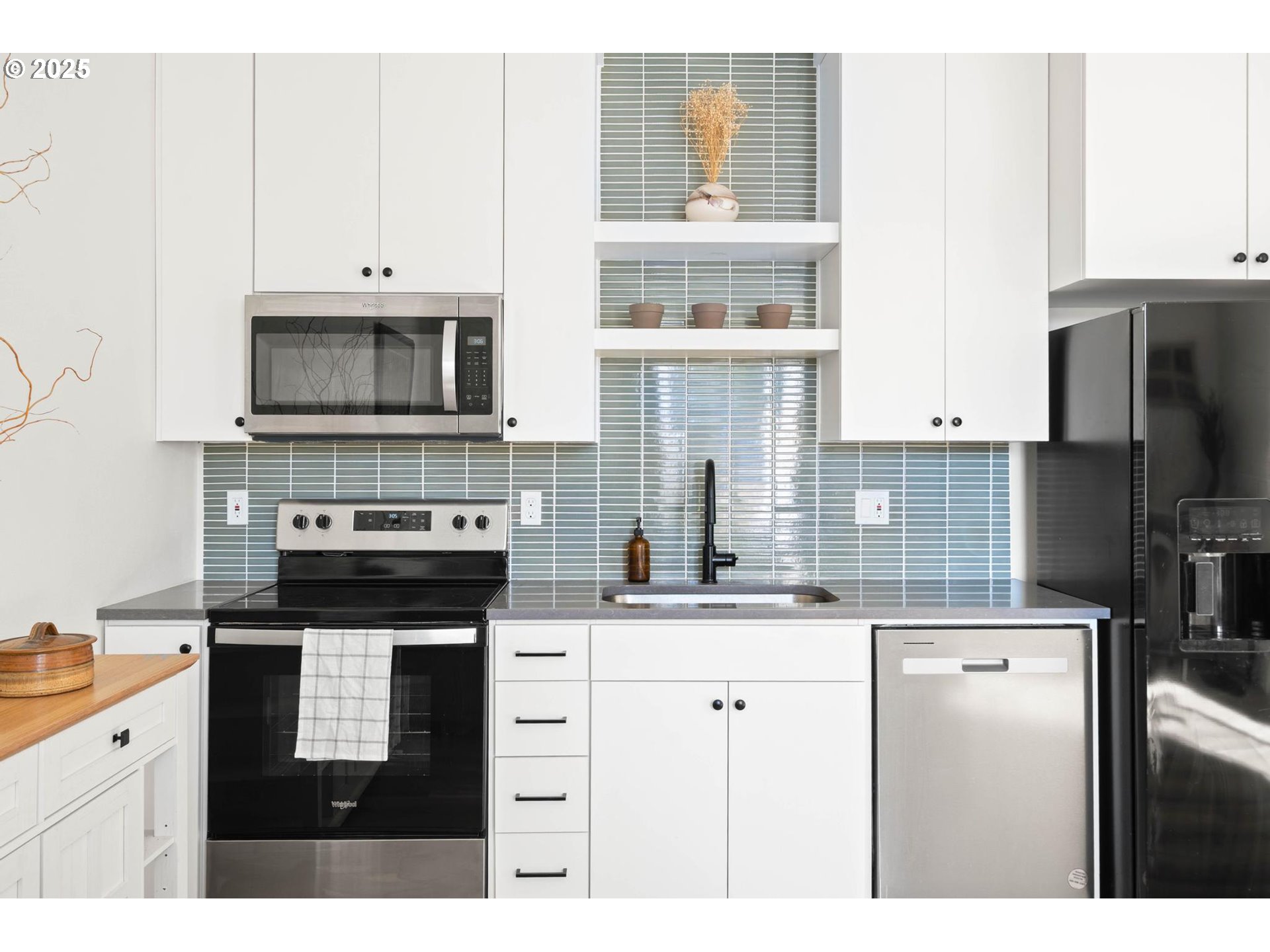 Photo #5: 132101965 Listing: Photo #5