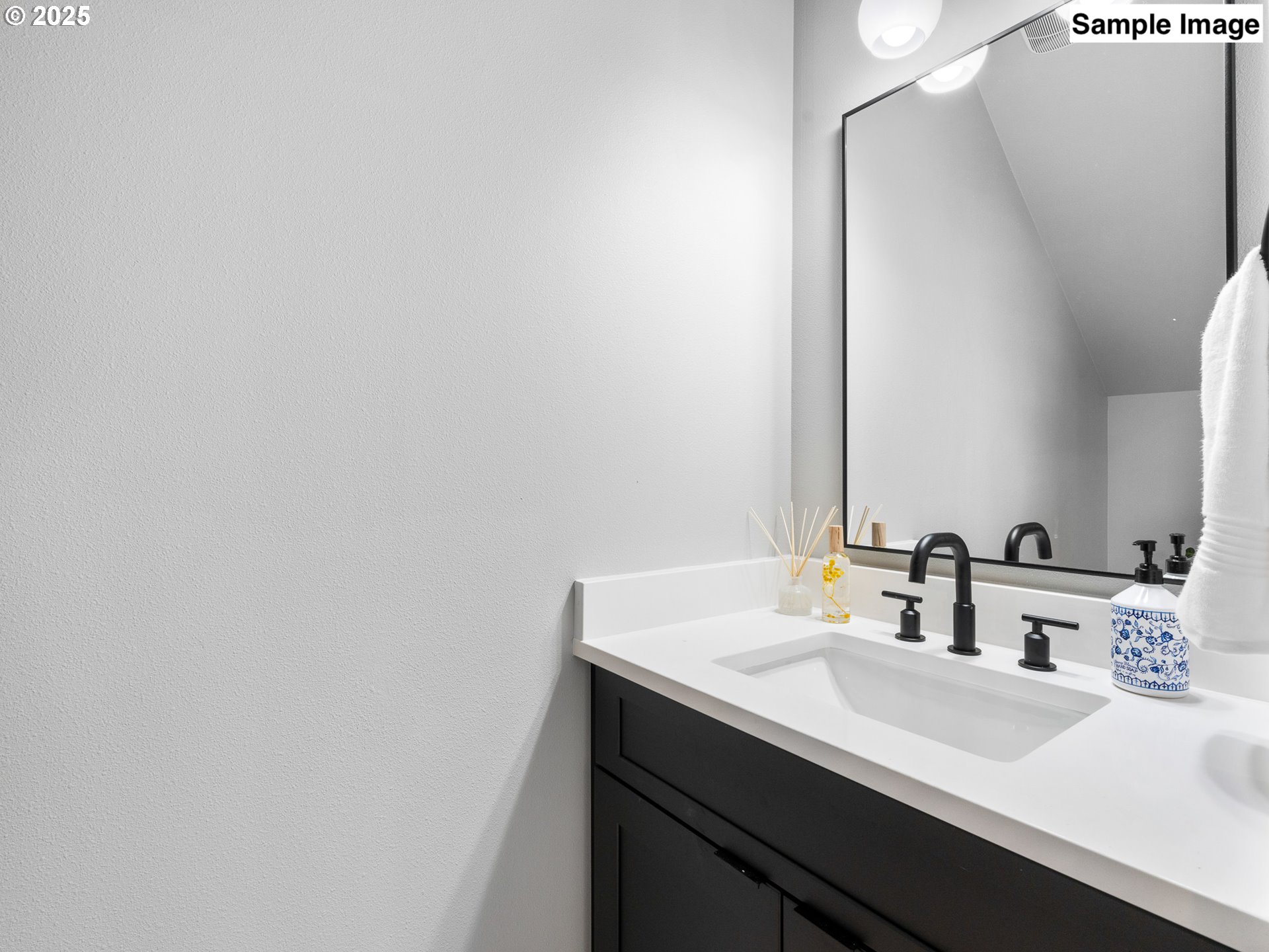 Photo #11: 135007355 Listing: Photo #11