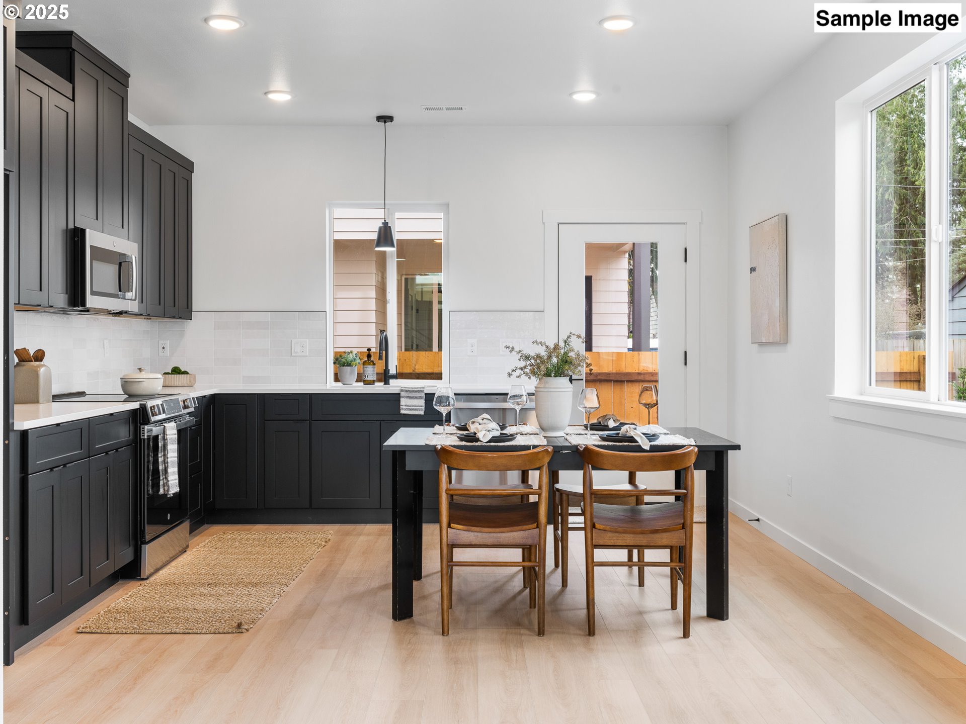 Photo #4: 135007355 Listing: Photo #4