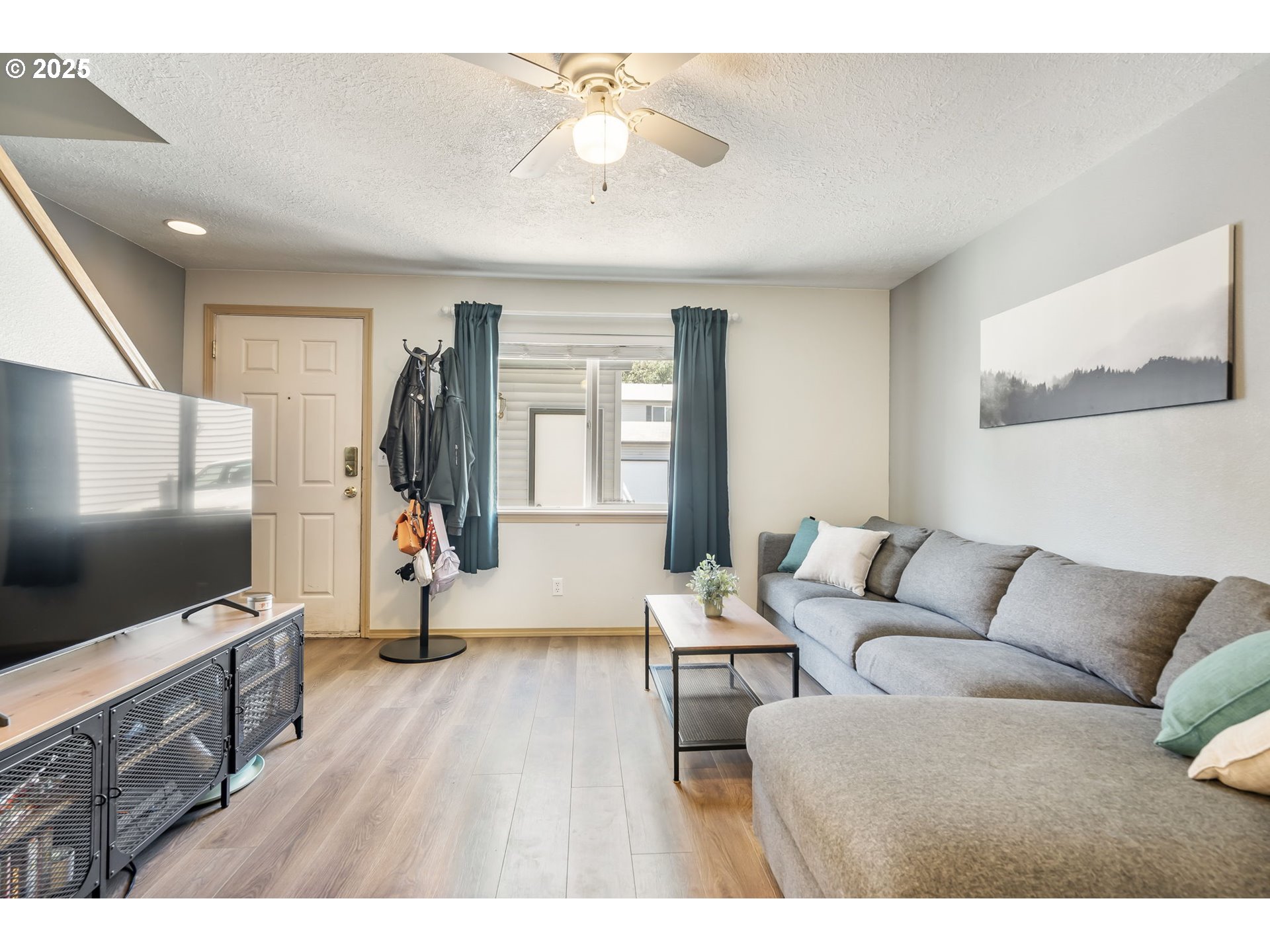 Photo #4: 135653533 Listing: Photo #4