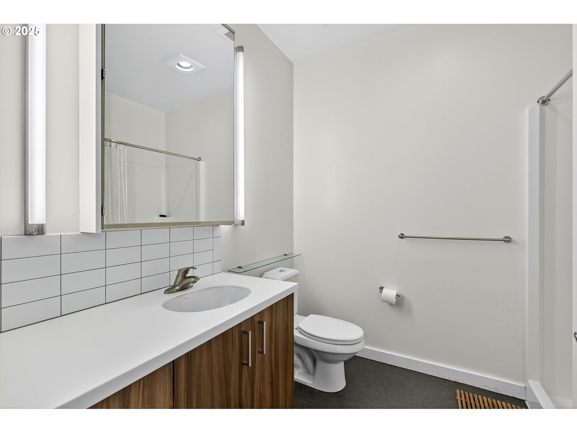 Photo #25: 135701225 Listing: Photo #25