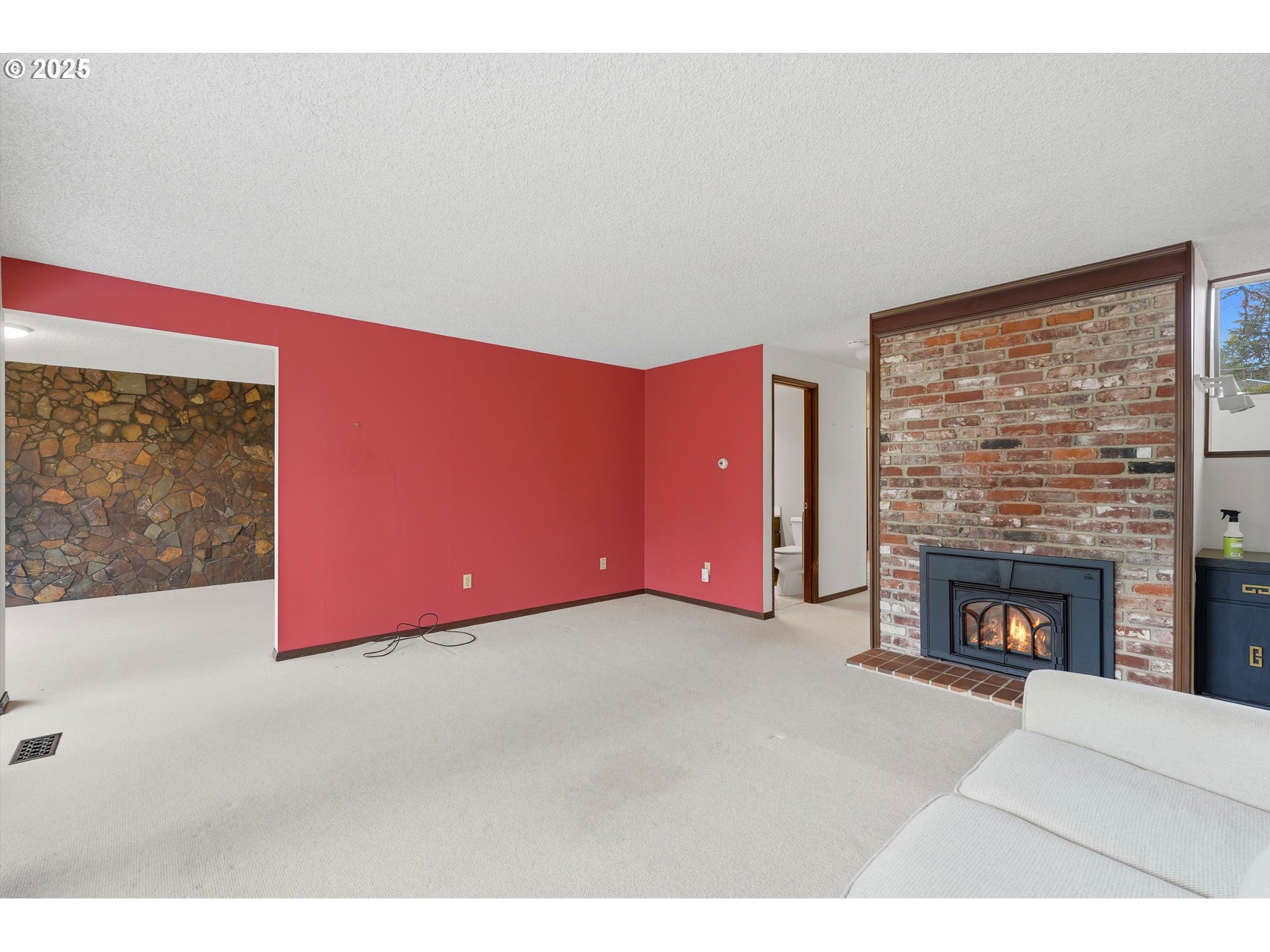 Photo #10: 136656997 Listing: Photo #10