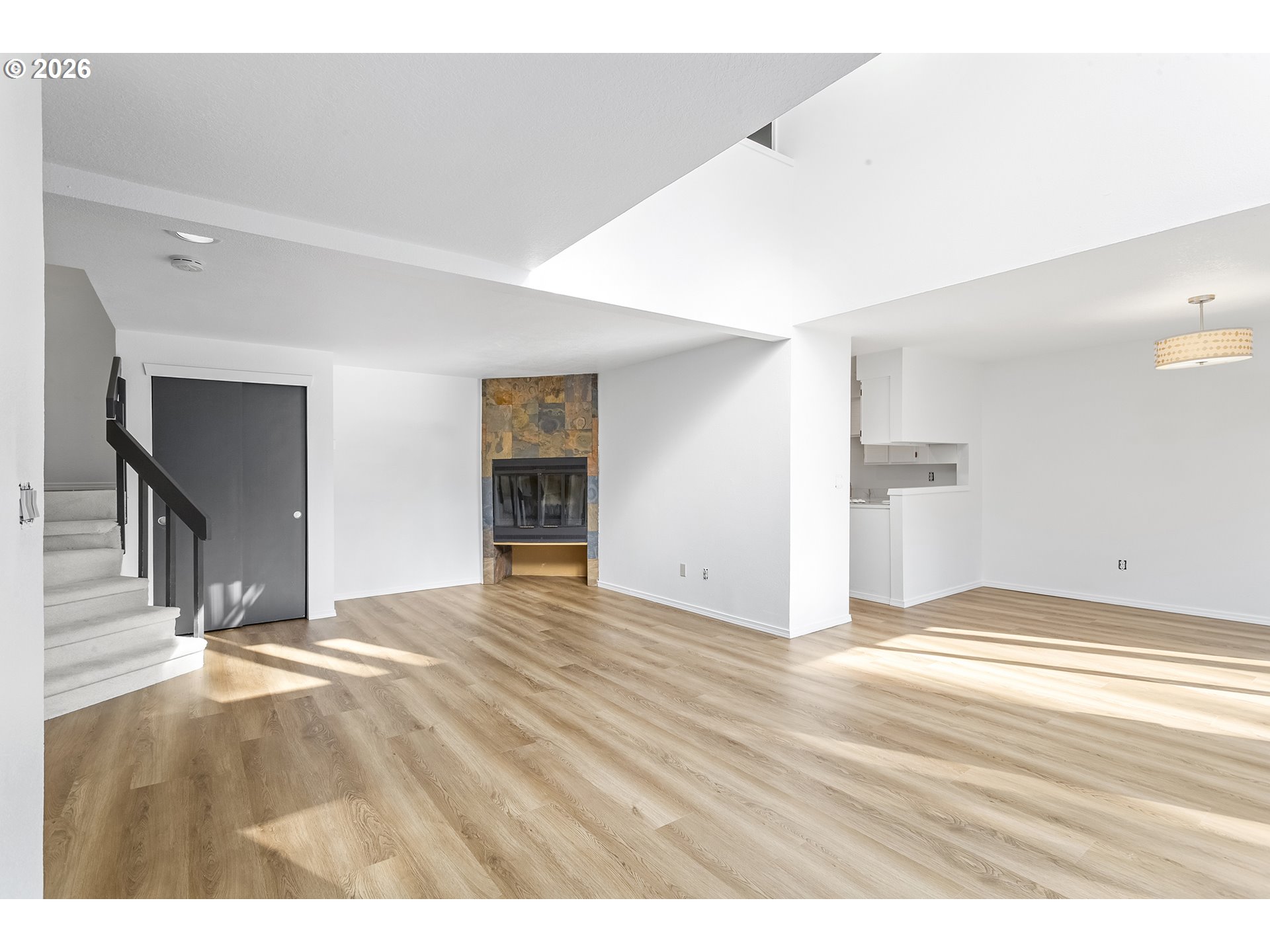 Photo #5: 136785301 Listing: Photo #5