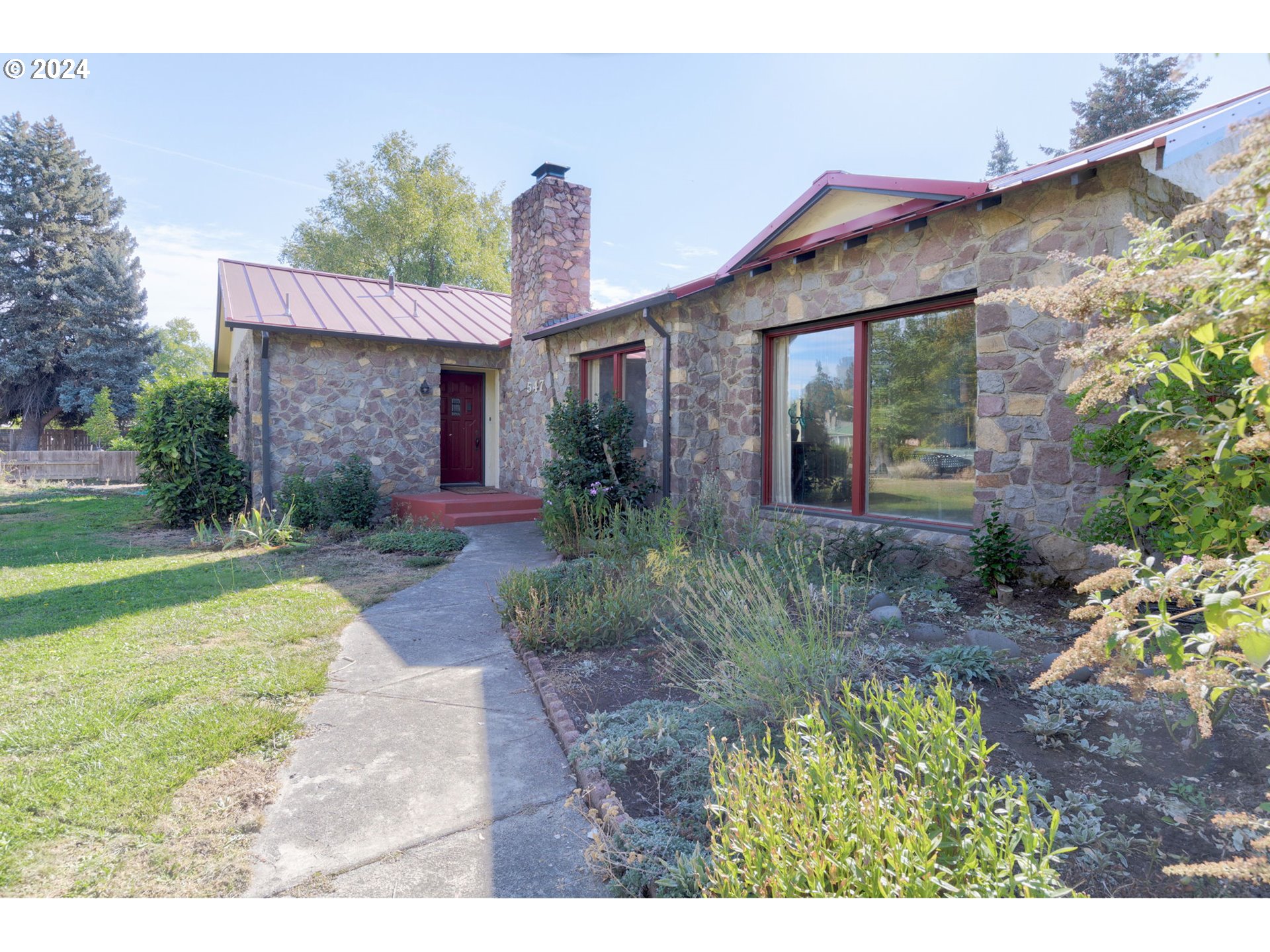 207 E VAN BUREN ST, Cannon Beach, OR, 97110