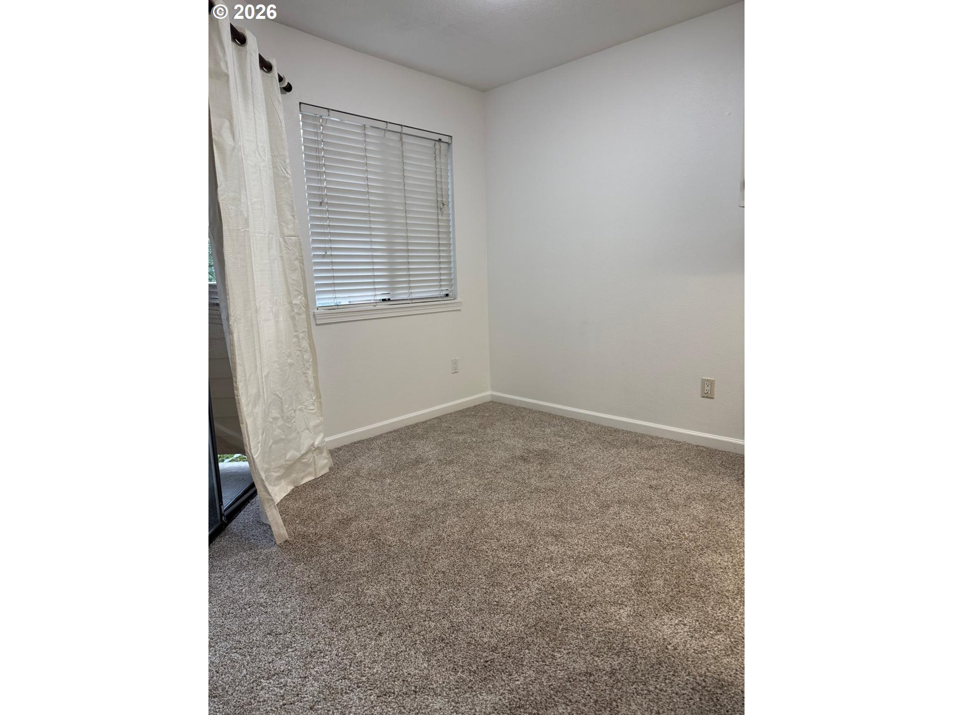 Photo #8: 136936040 Listing: Photo #8