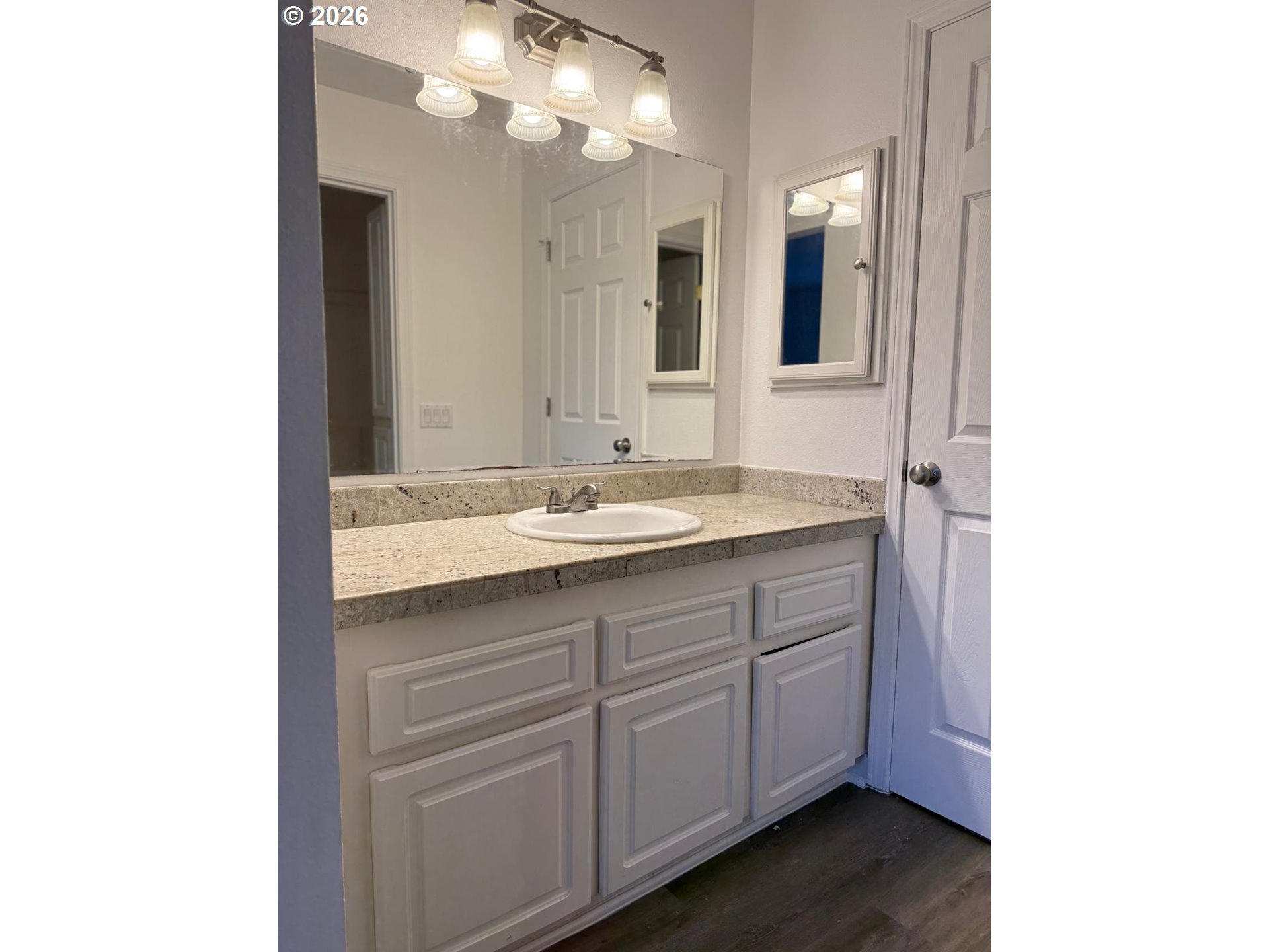 Photo #9: 136936040 Listing: Photo #9