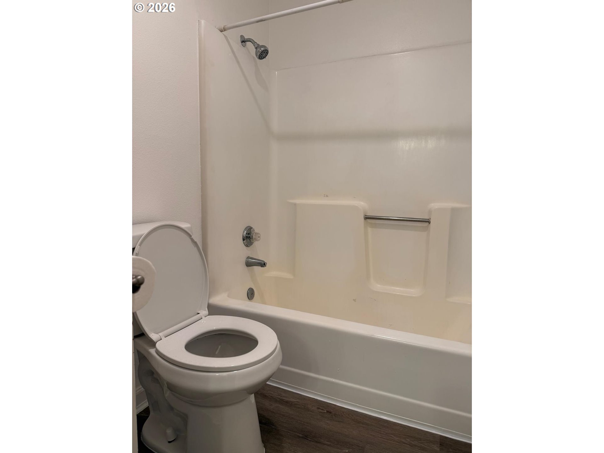 Photo #12: 136936040 Listing: Photo #12