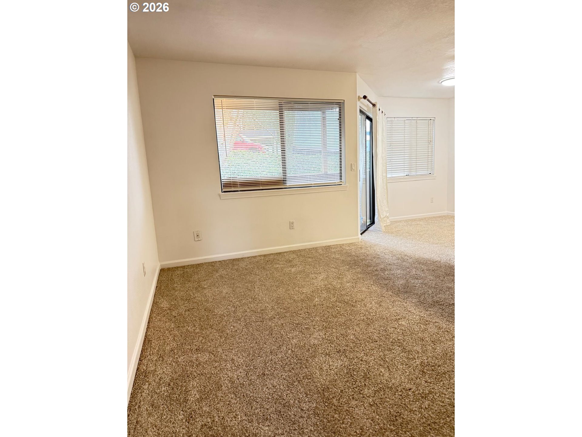 Photo #6: 136936040 Listing: Photo #6