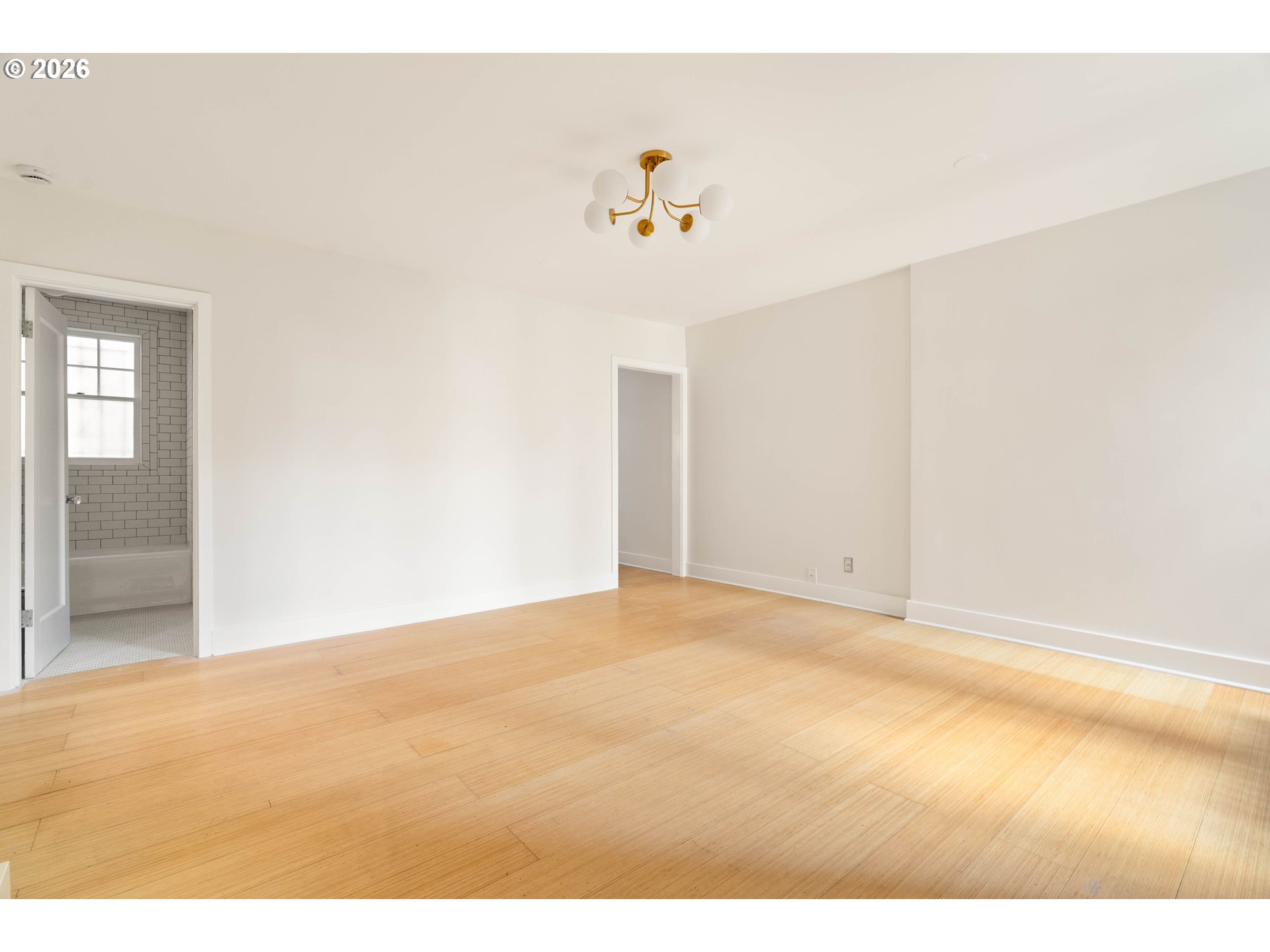 Photo #9: 137442617 Listing: Photo #9