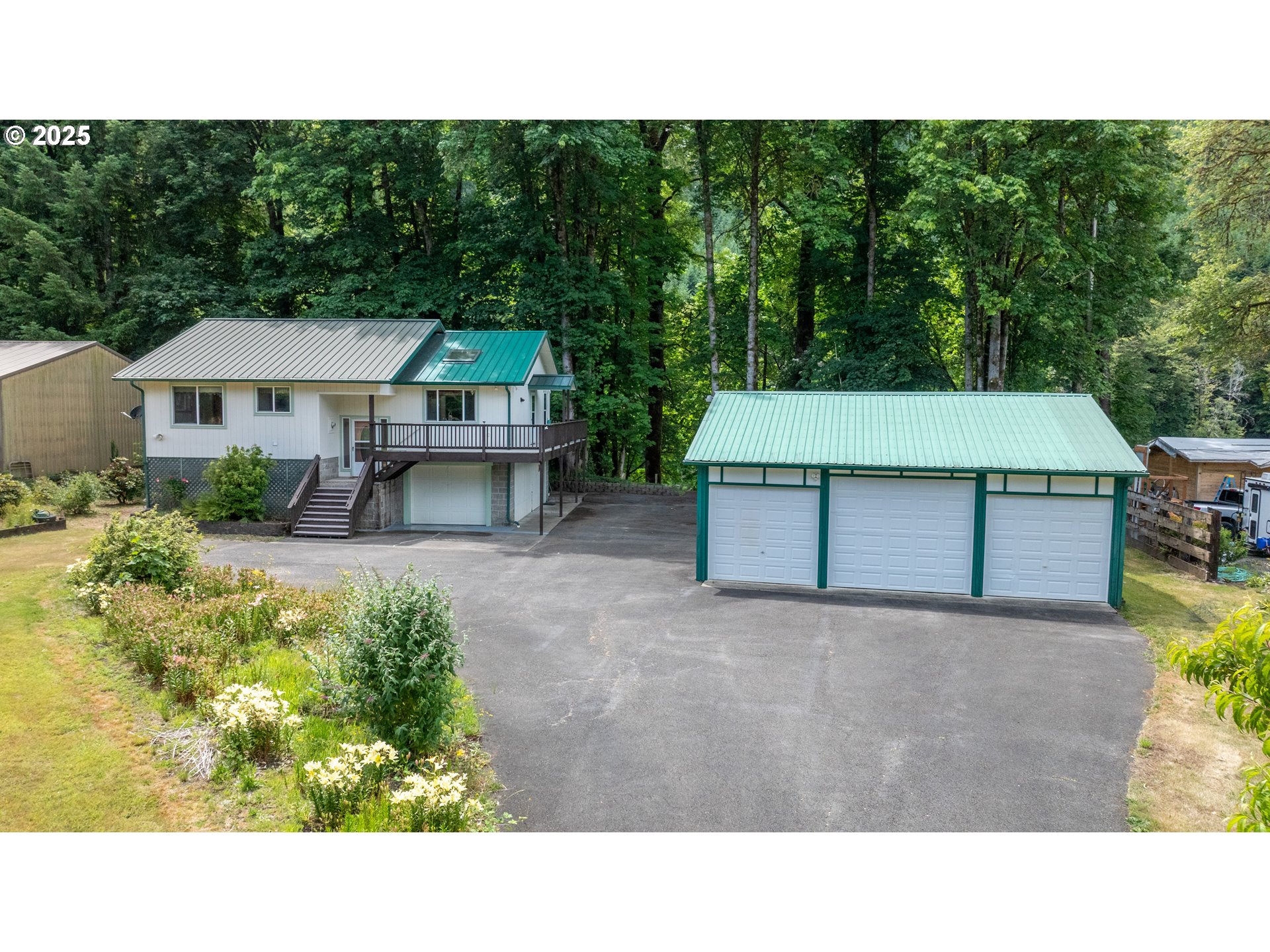 2099 LAKE SHORE DR, Eugene, OR, 97408