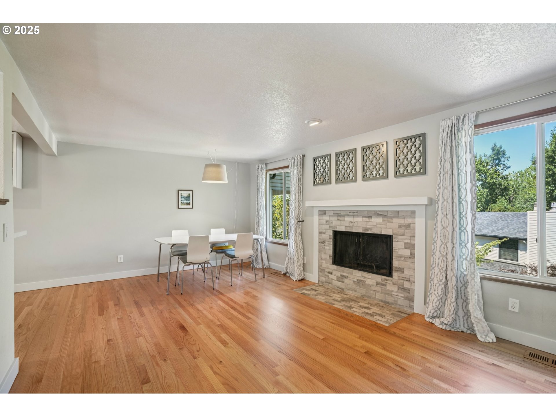 Photo #6: 139096977 Listing 