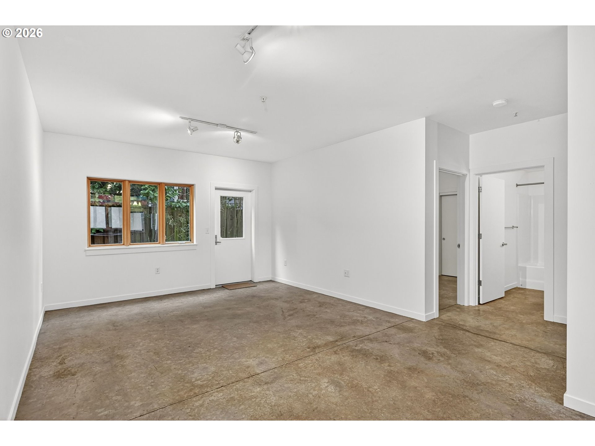 Photo #3: 139495252 Listing: Photo #3