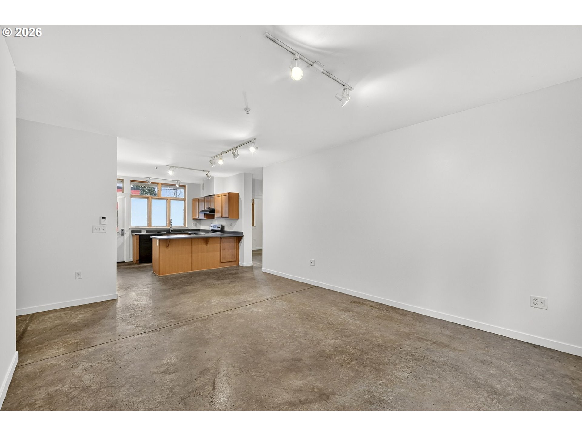 Photo #4: 139495252 Listing: Photo #4